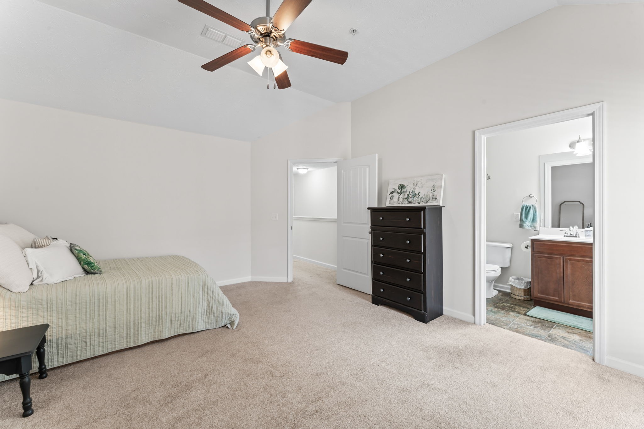 2030 Debonair Ln