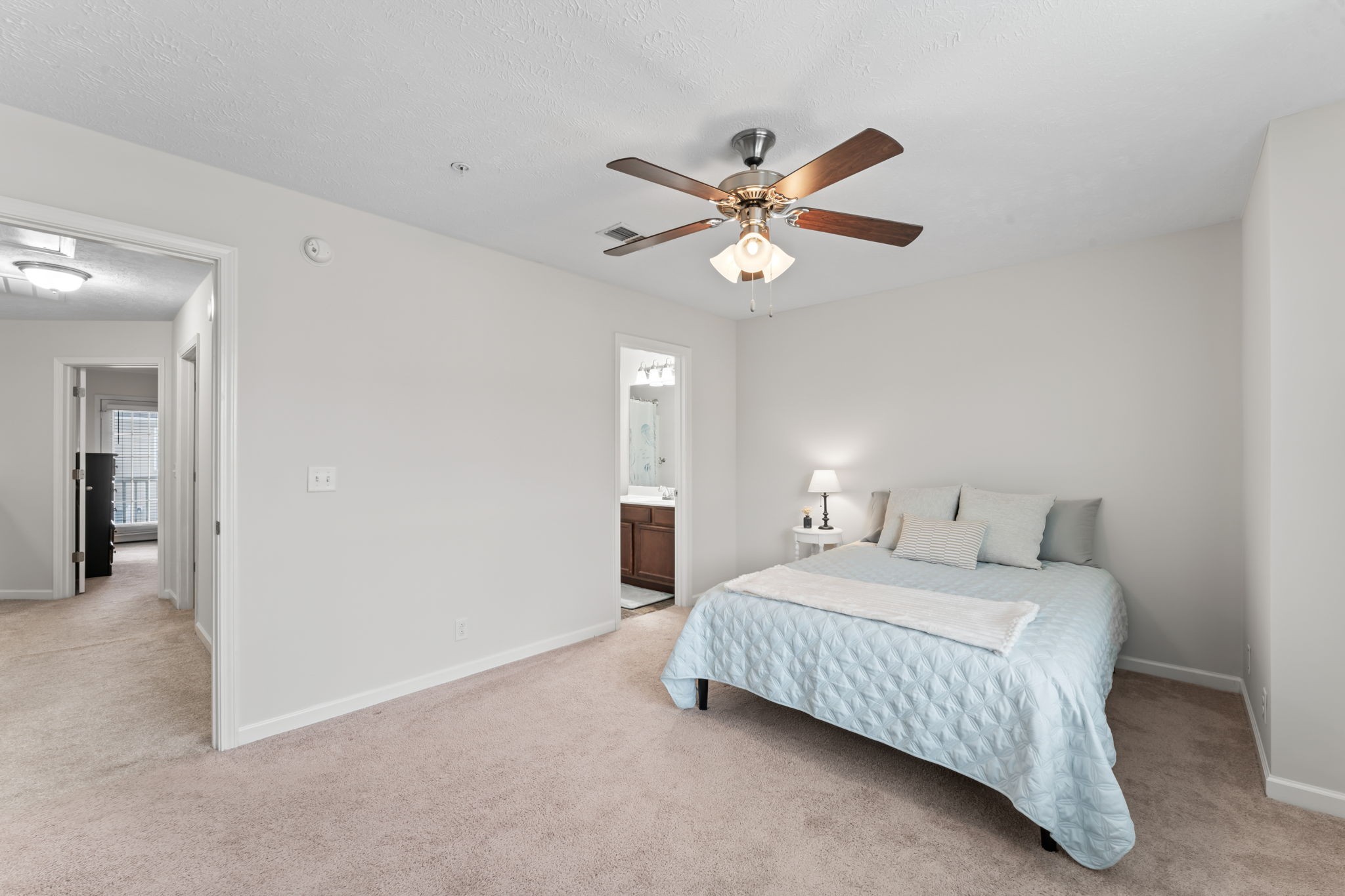 2030 Debonair Ln