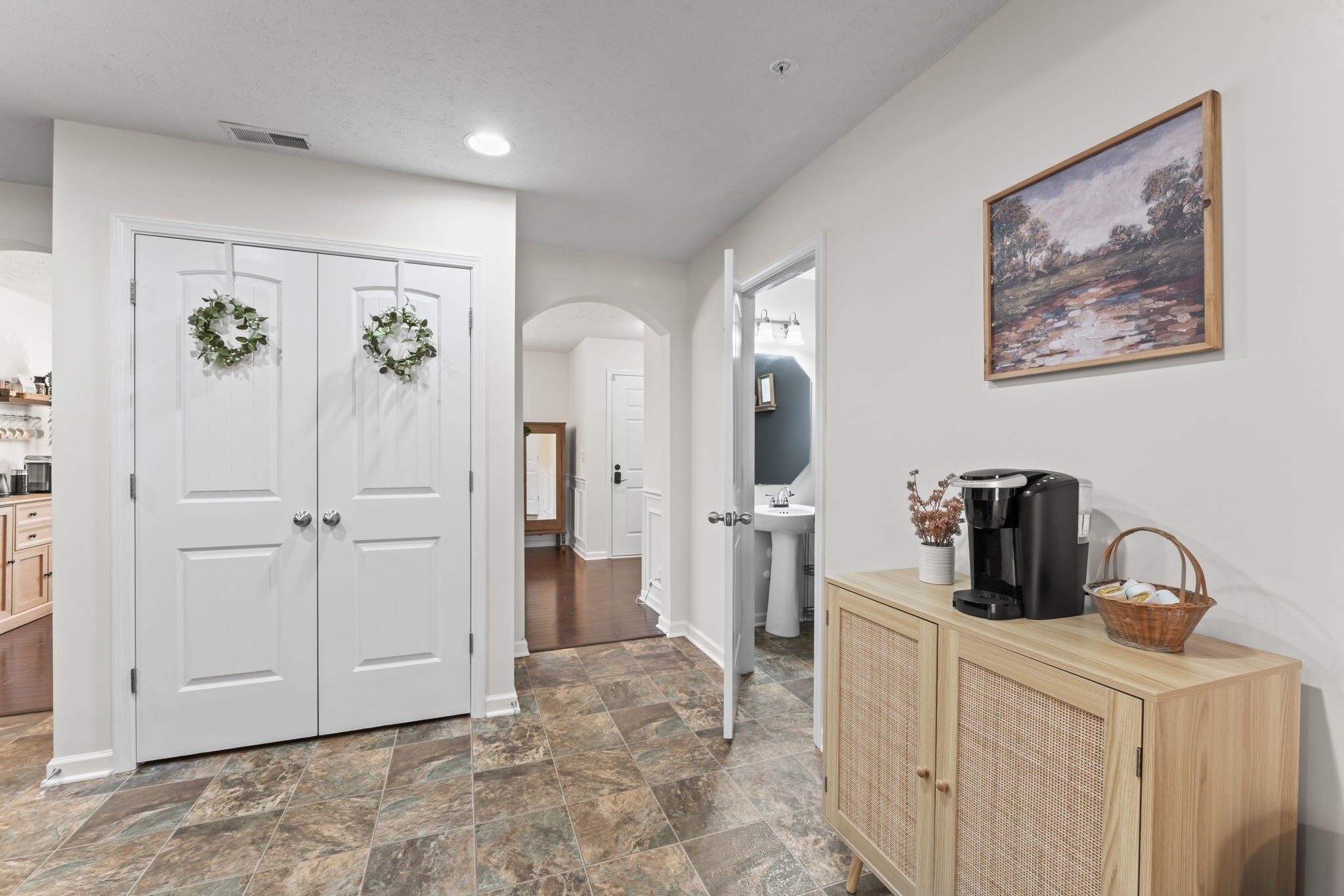 2030 Debonair Ln