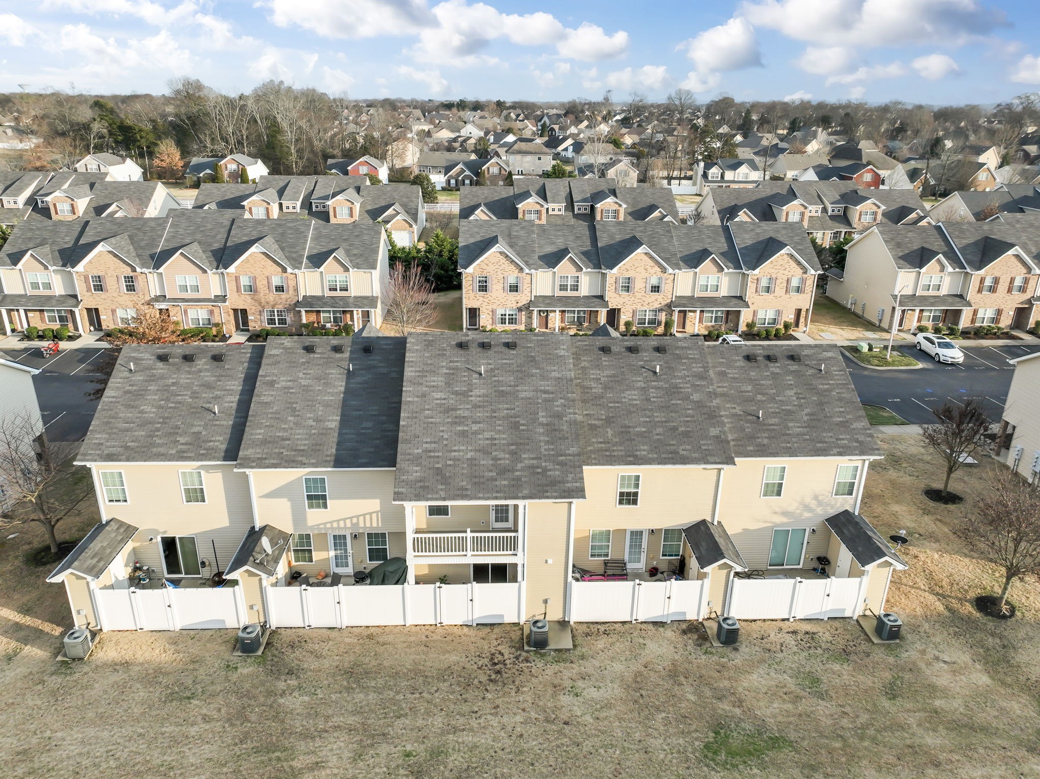2030 Debonair Ln