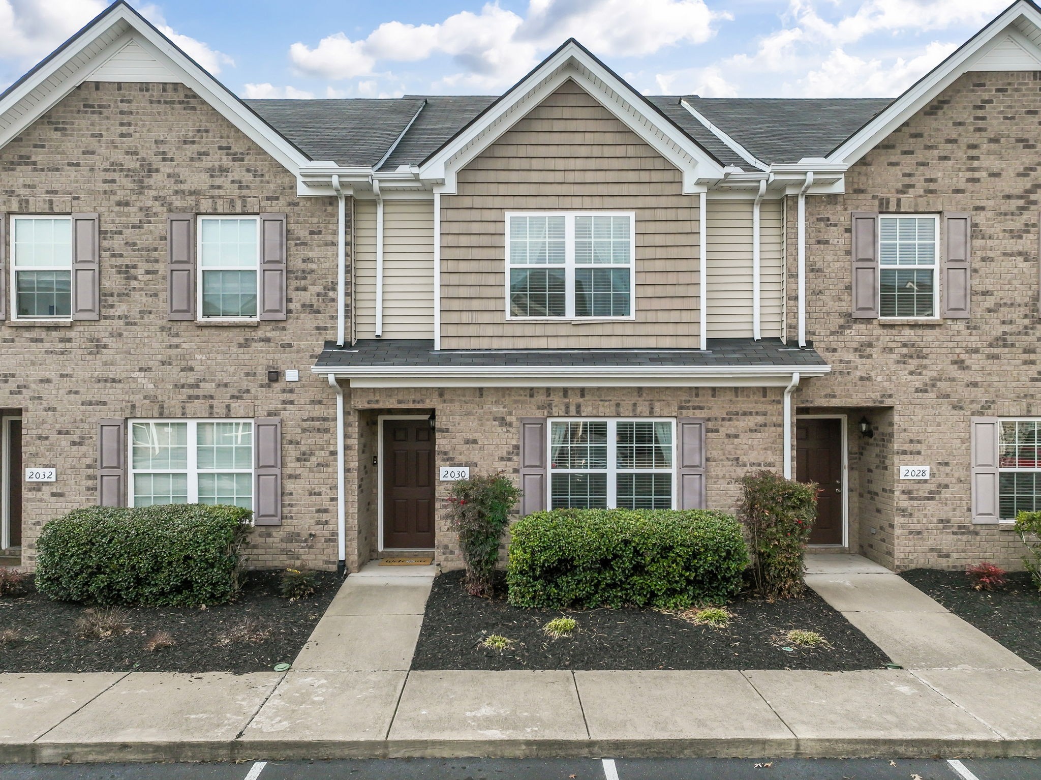 2030 Debonair Ln