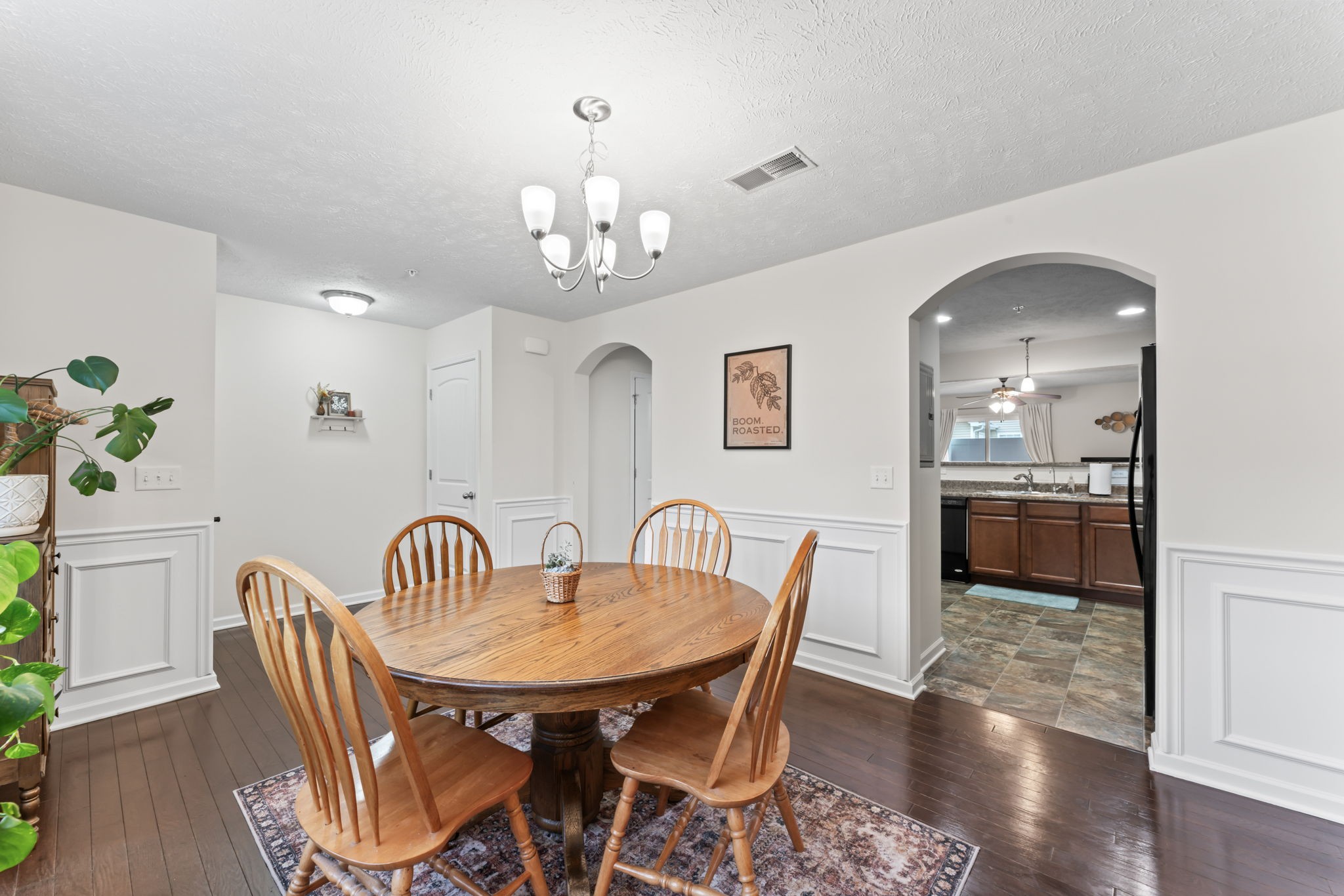 2030 Debonair Ln