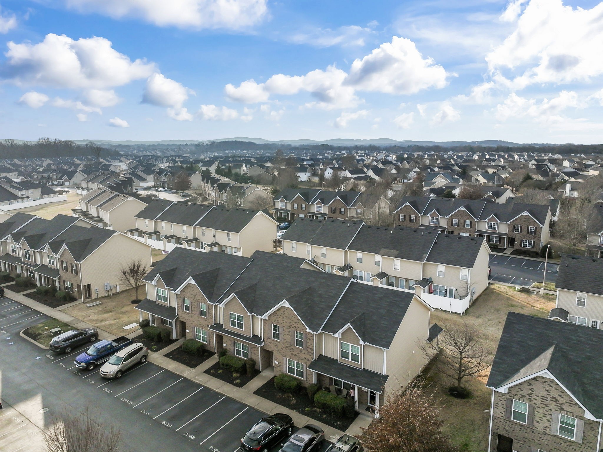 2030 Debonair Ln