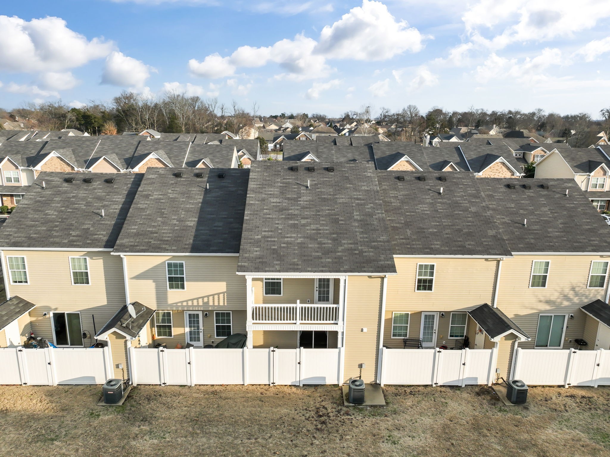 2030 Debonair Ln