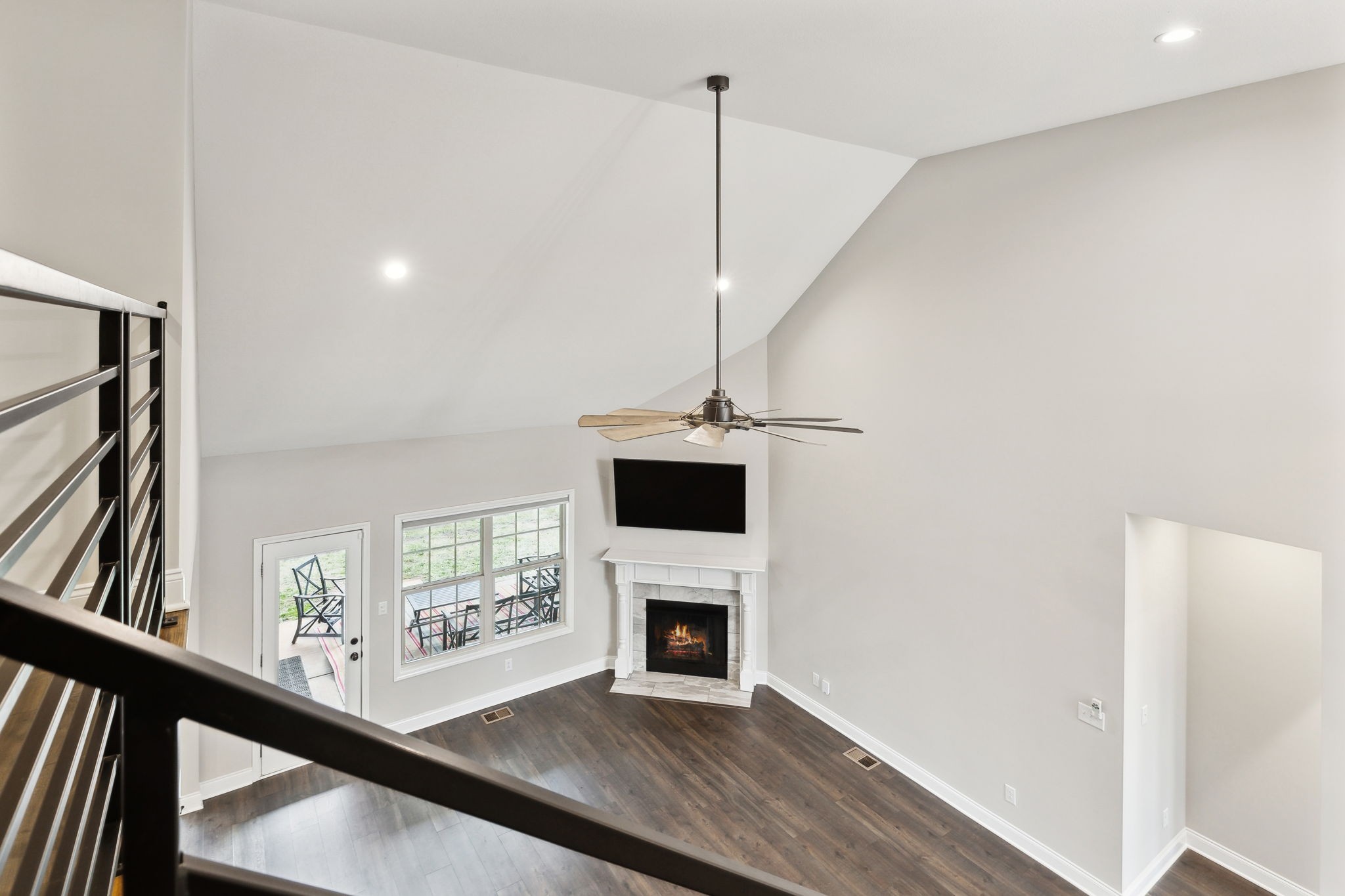 1528 Charles Bell Rd