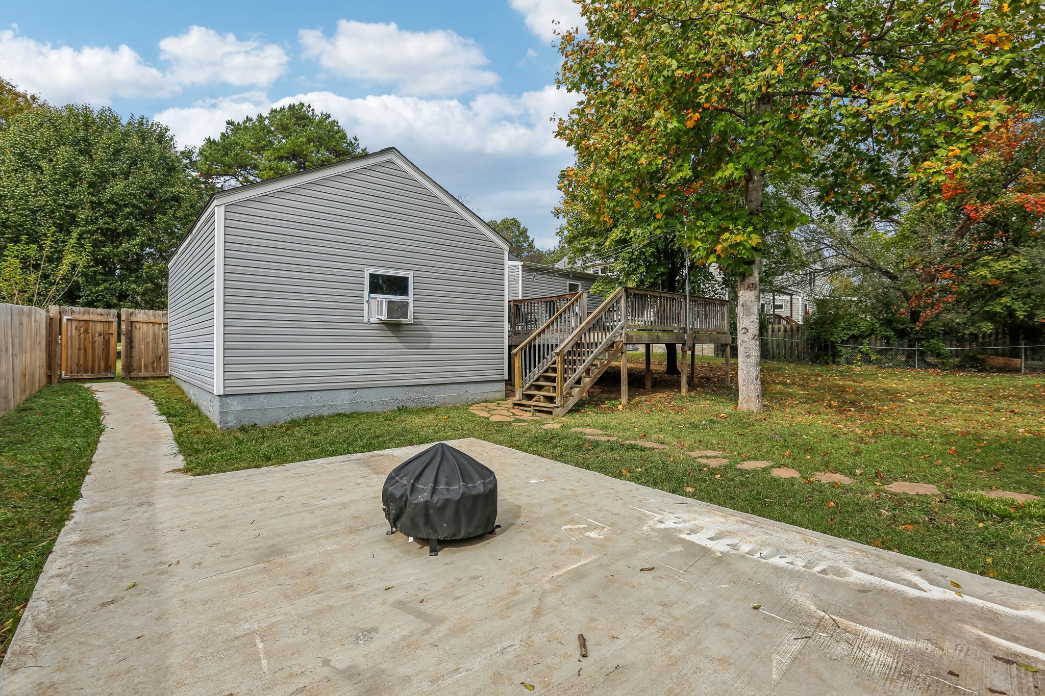 1513 Jewell St