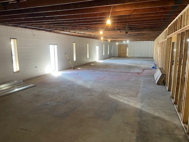 2112 Hollywood Dr