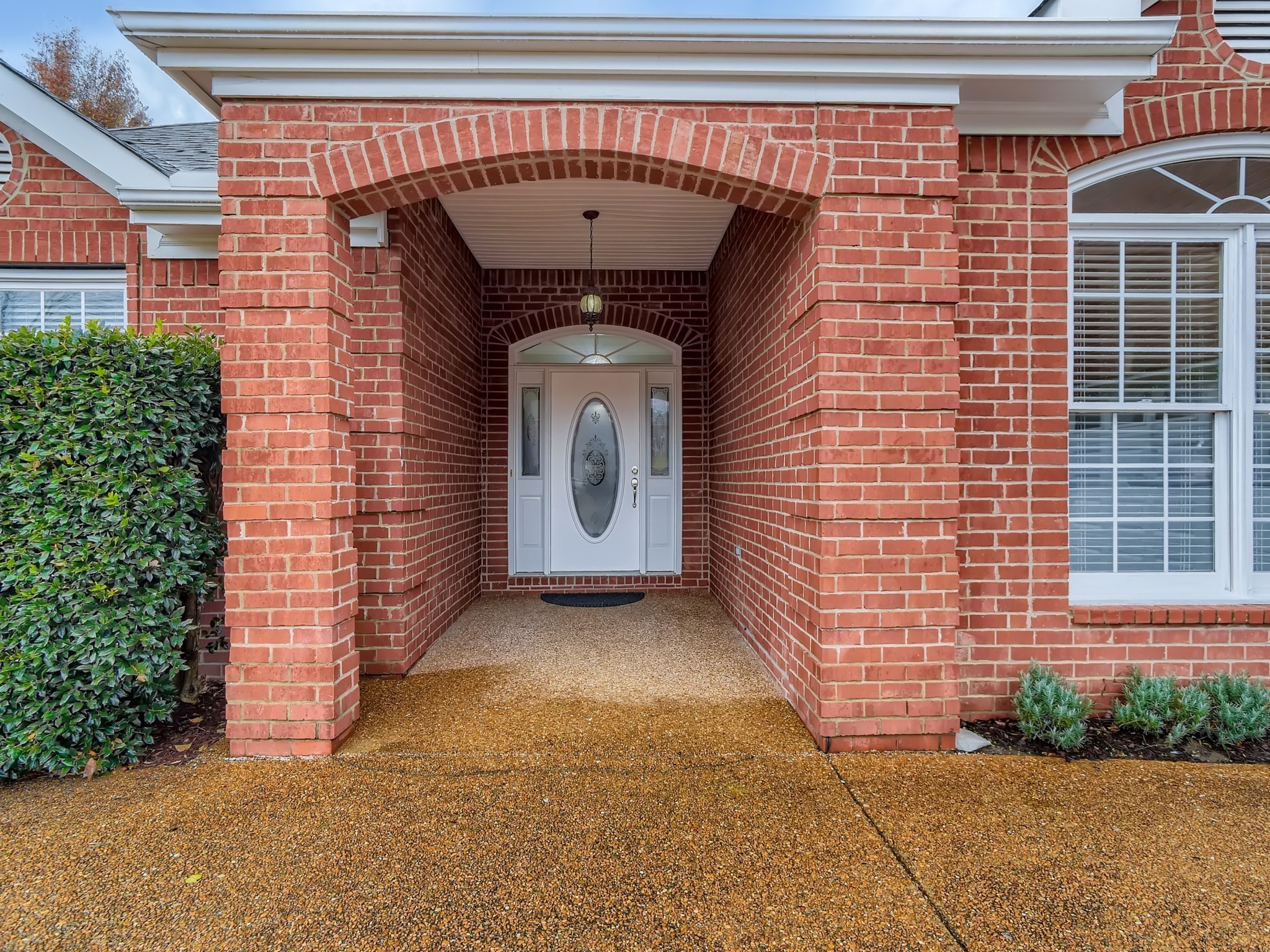 1747 Ethan Ln