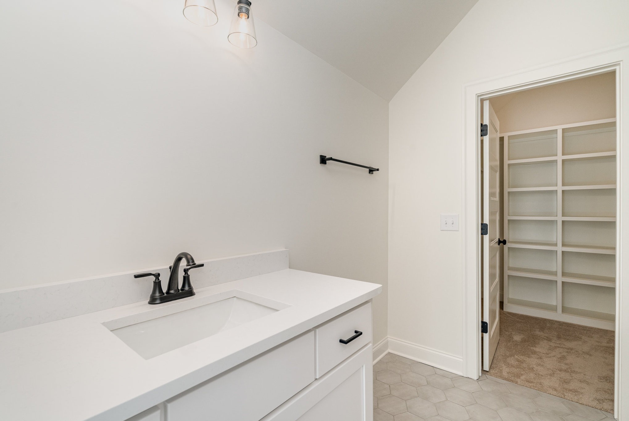 1724 Martha Washington Way