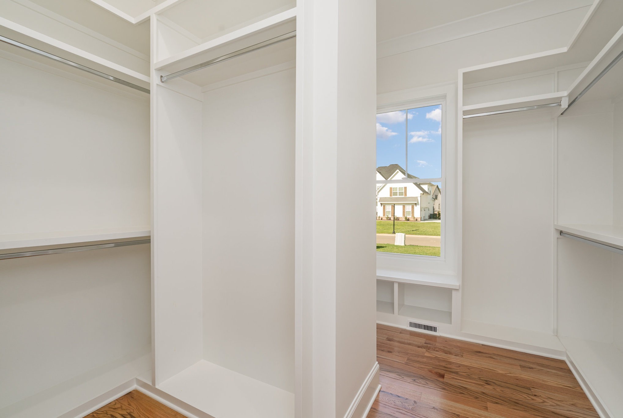 1724 Martha Washington Way
