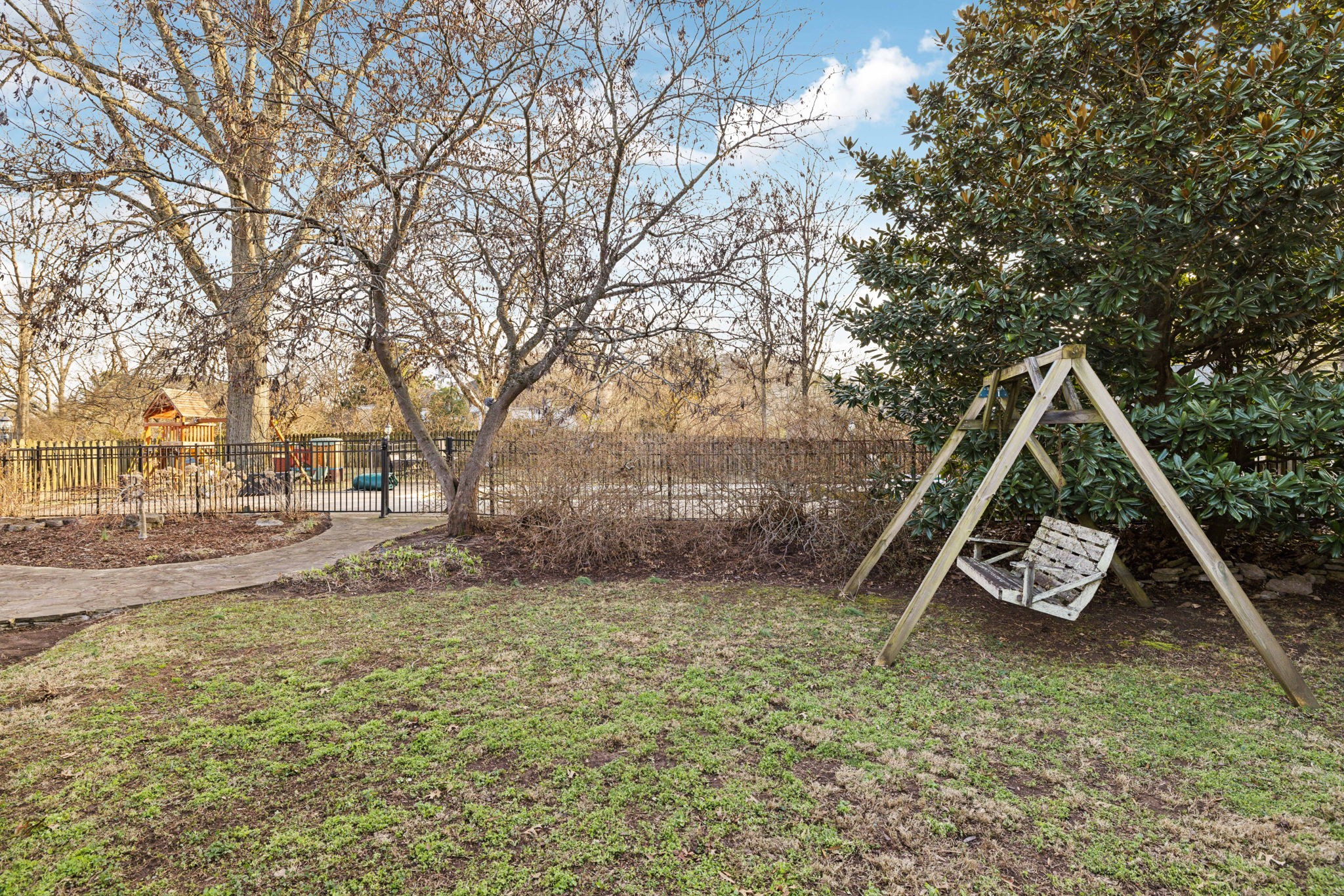 905 Robertson Academy Rd