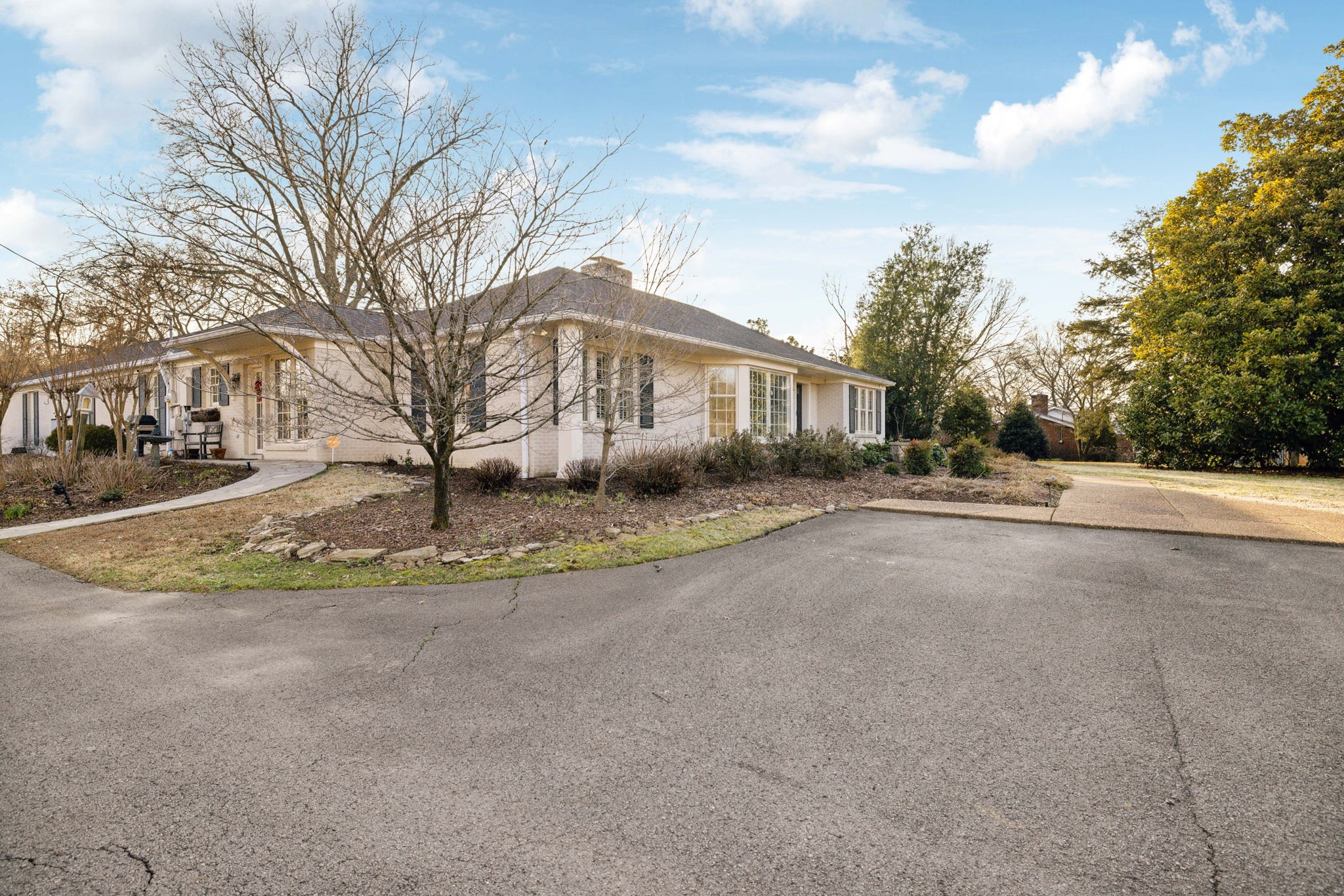 905 Robertson Academy Rd