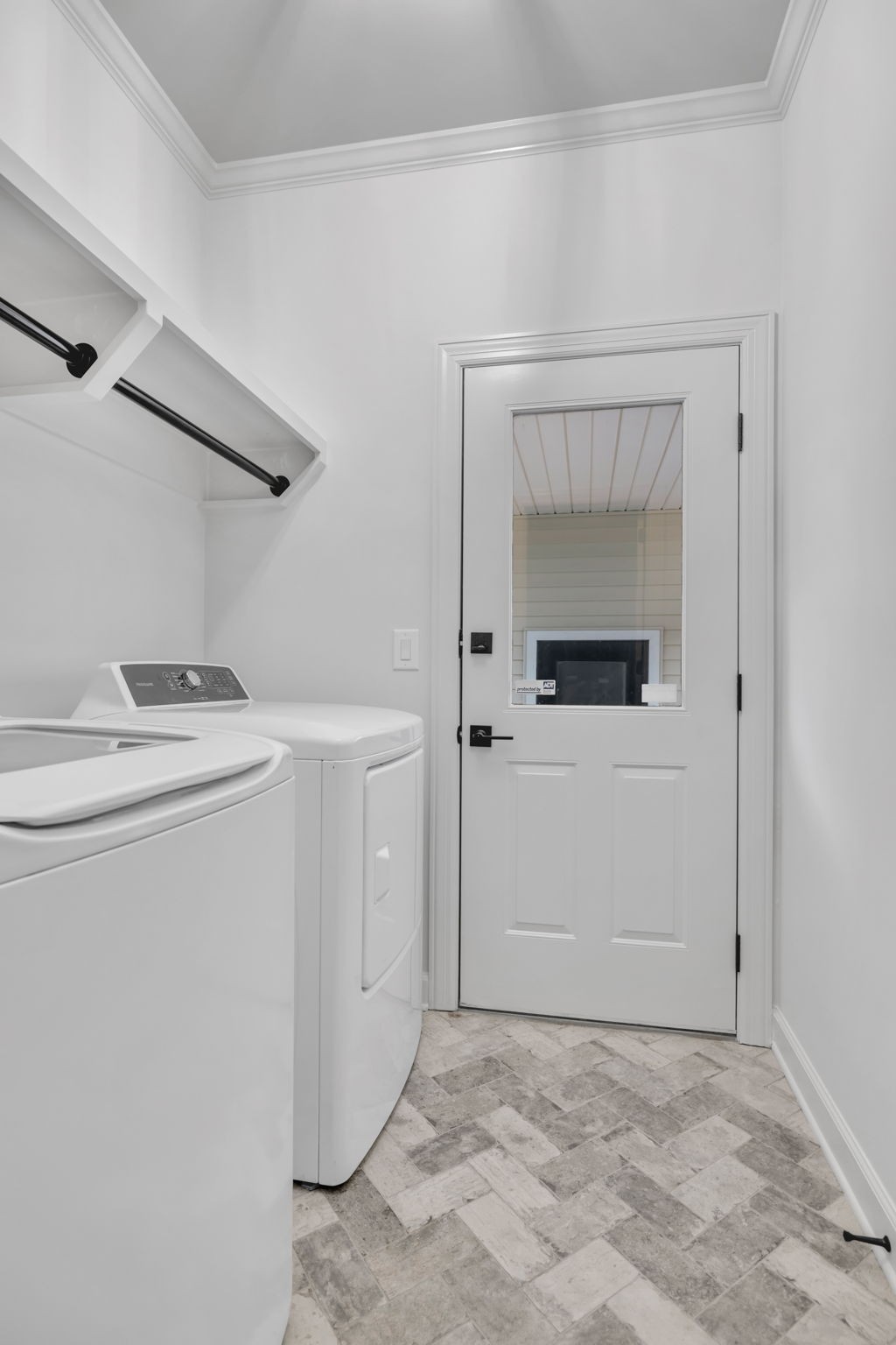 230 Adams Ct
