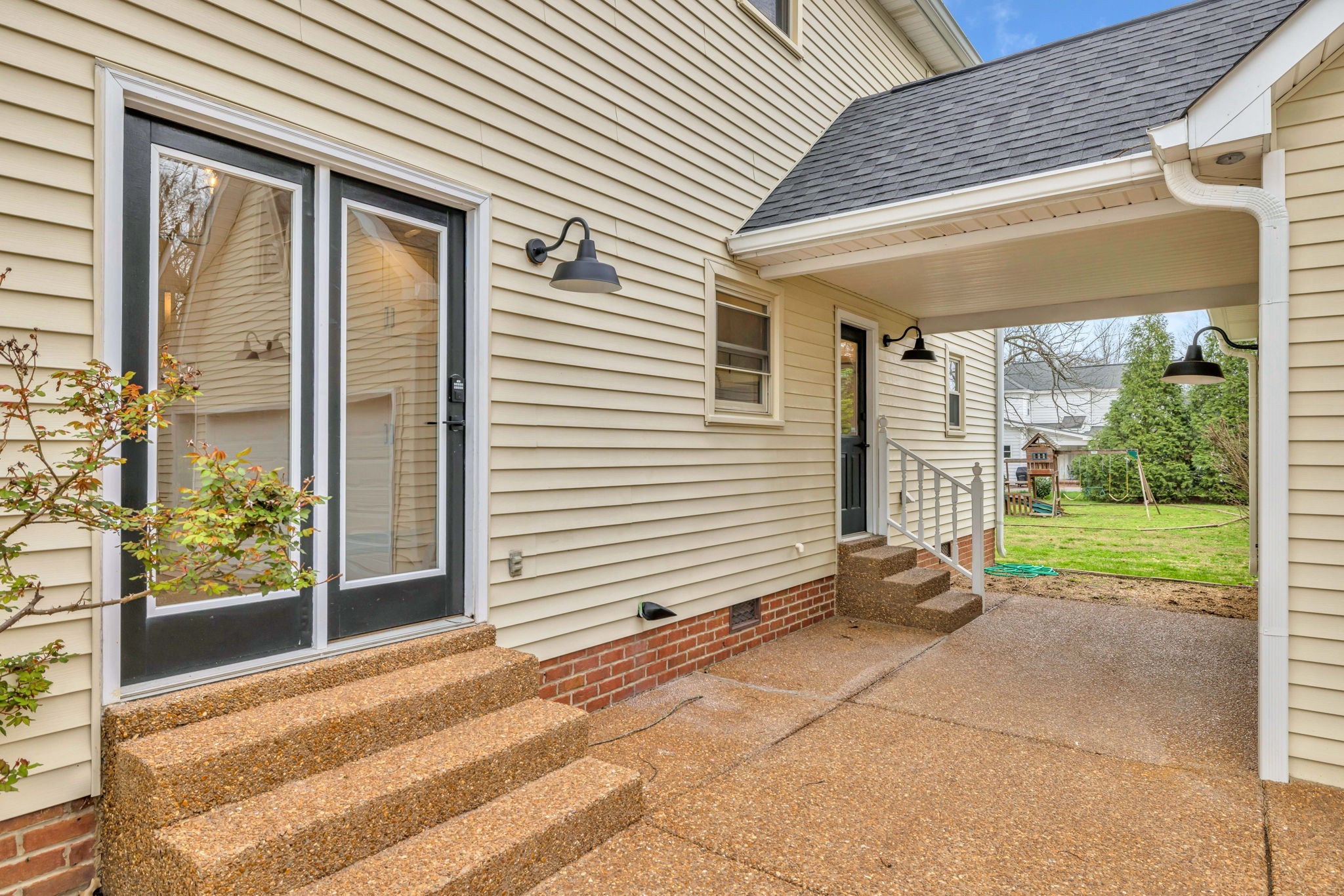 230 Adams Ct