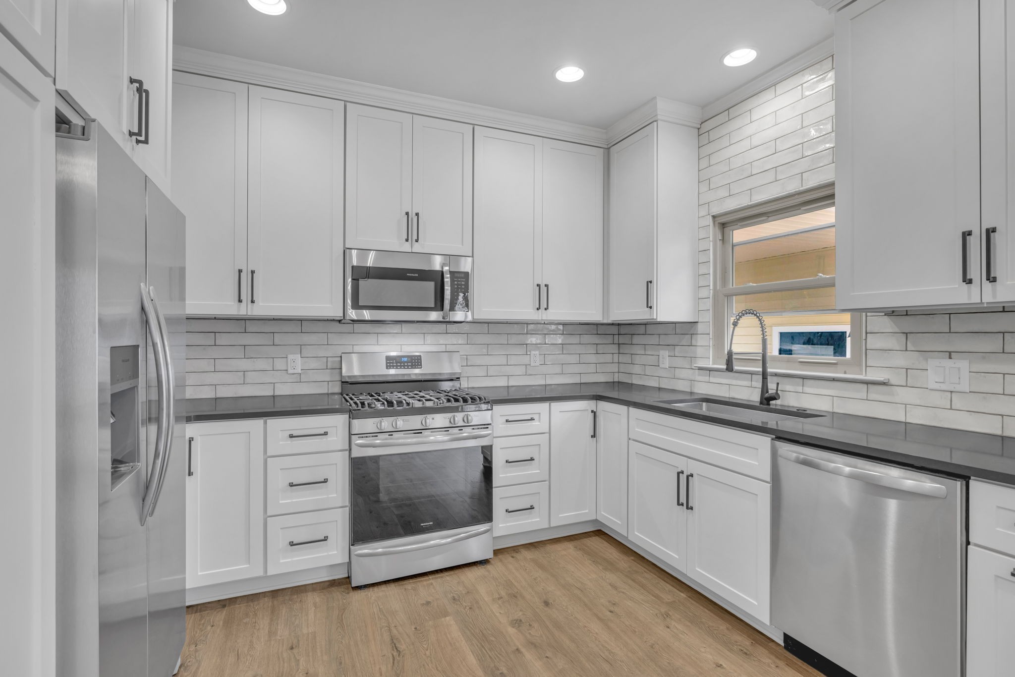 230 Adams Ct