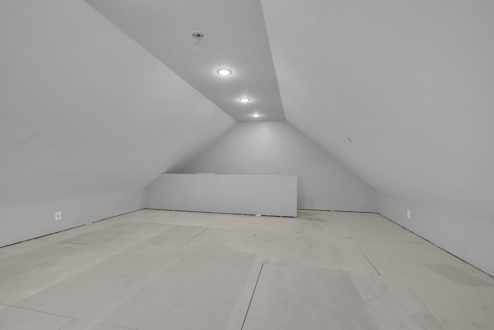 230 Adams Ct
