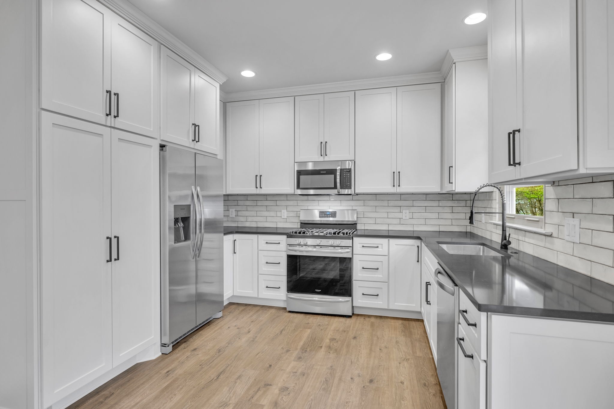 230 Adams Ct