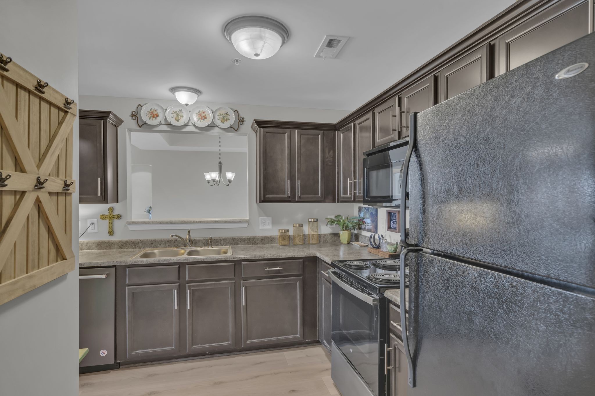 8601 Peckham Ln Unit: 11