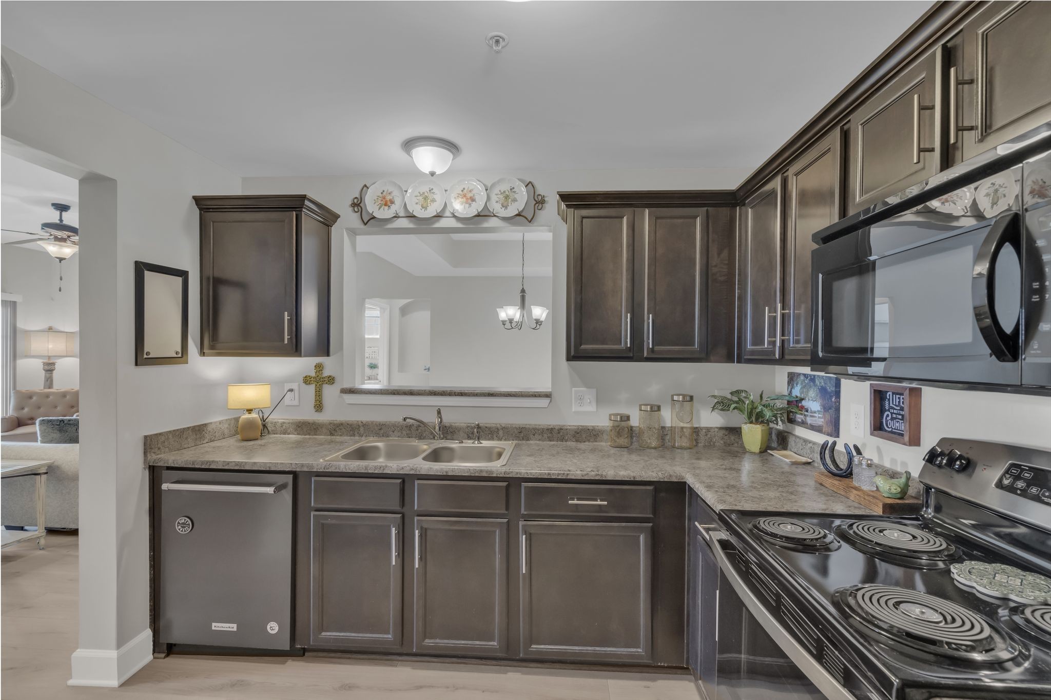 8601 Peckham Ln Unit: 11
