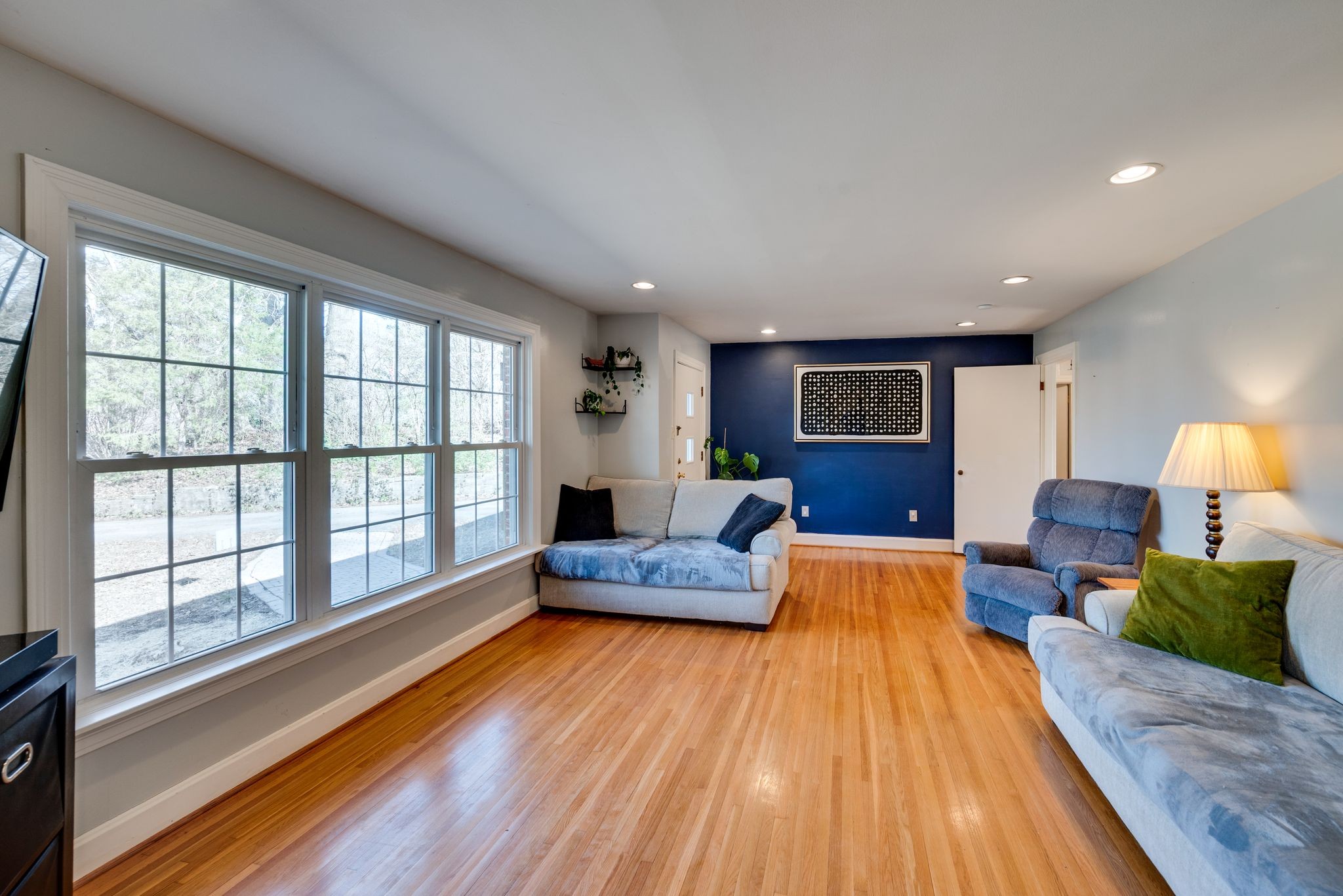 2816 Gray Circle