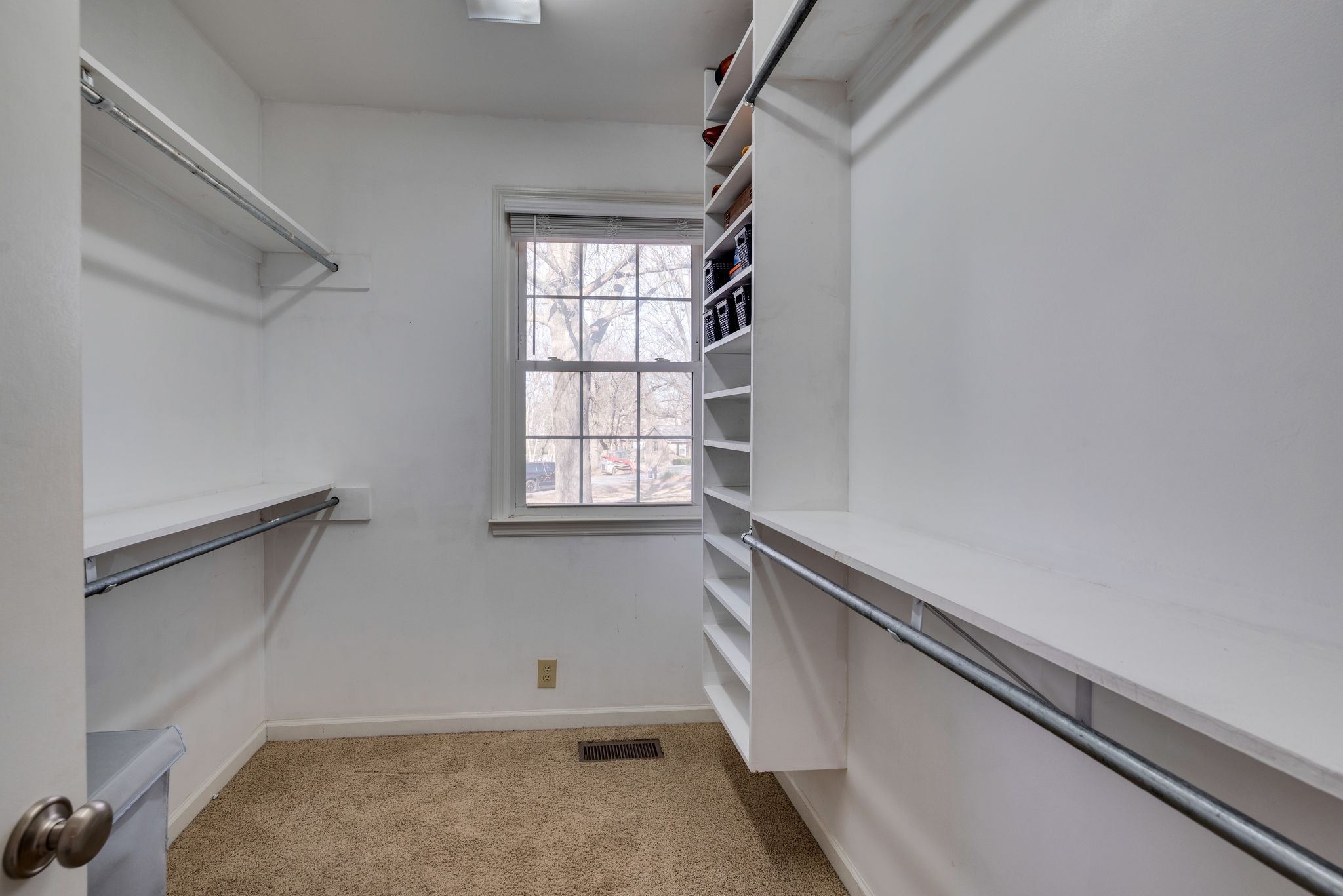 2816 Gray Circle