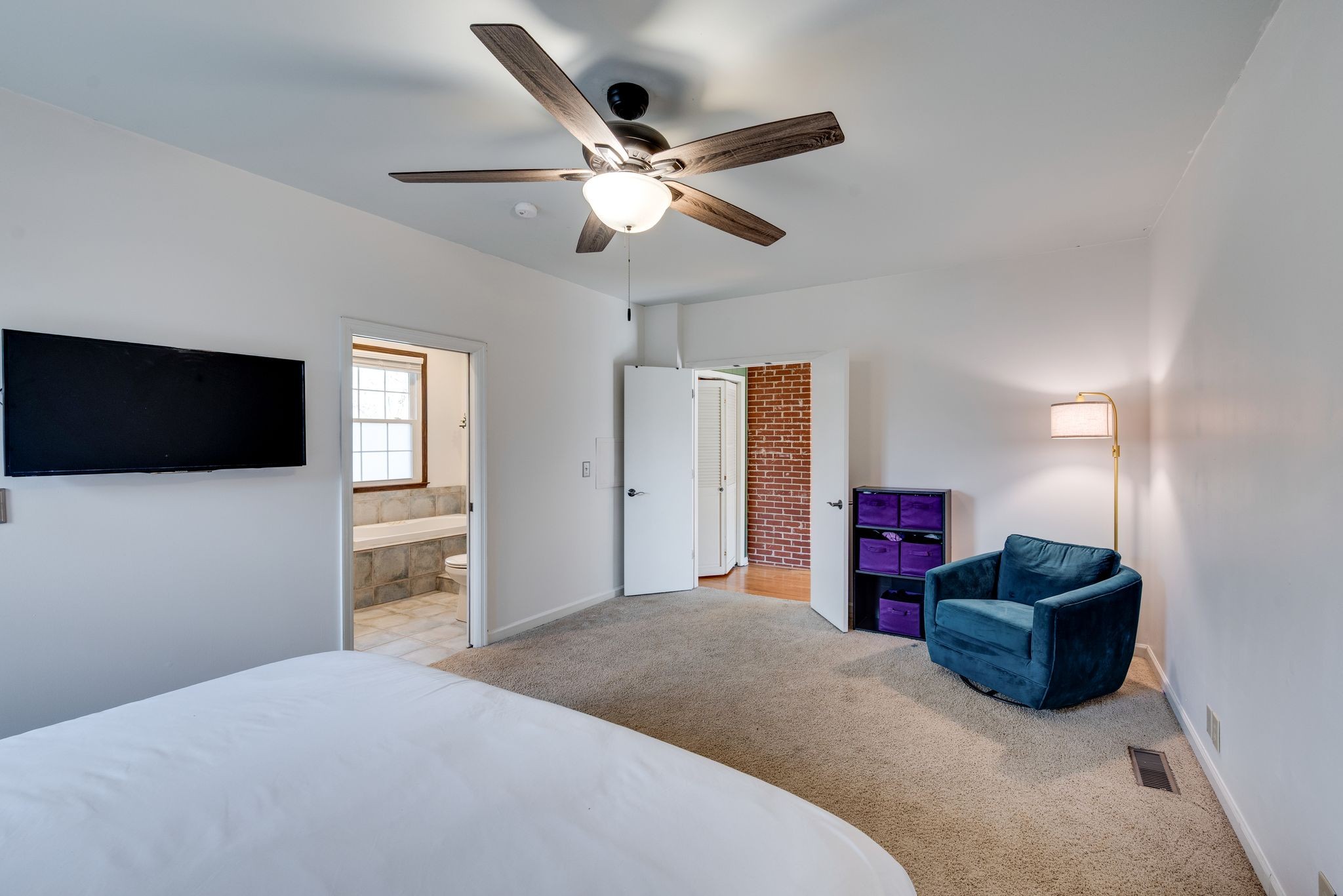 2816 Gray Circle