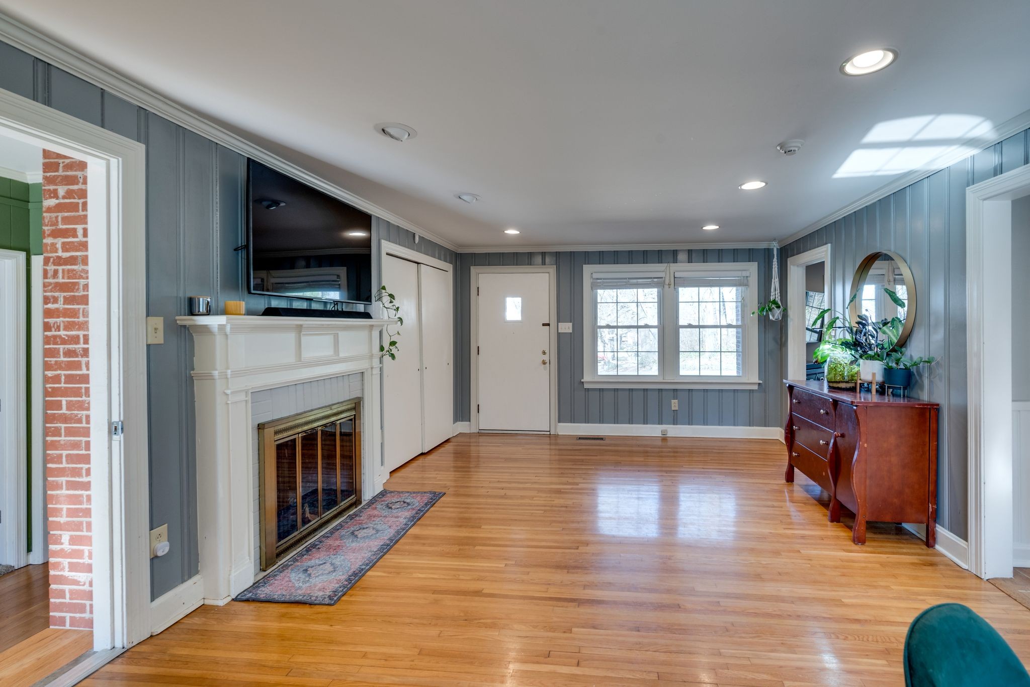 2816 Gray Circle