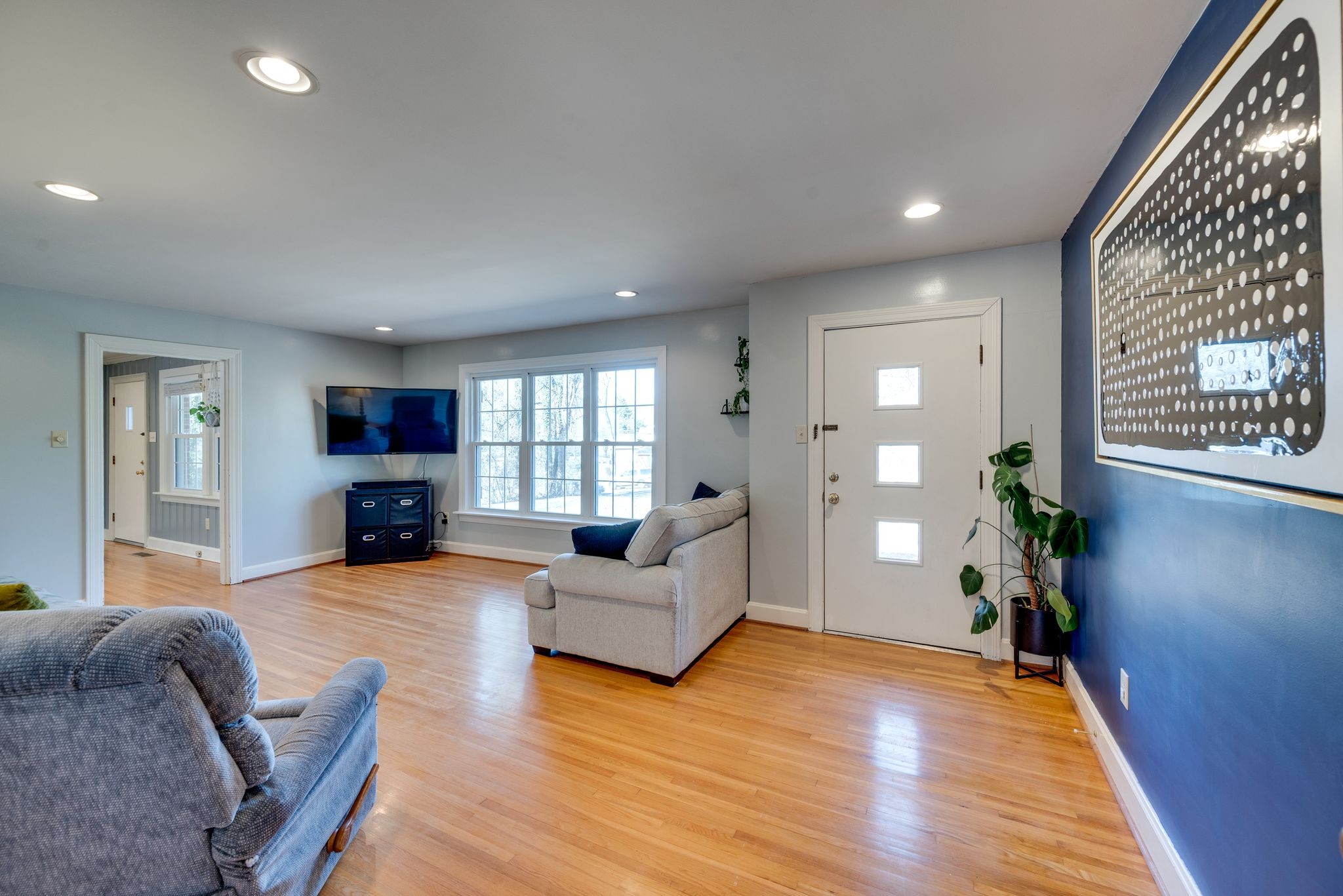 2816 Gray Circle