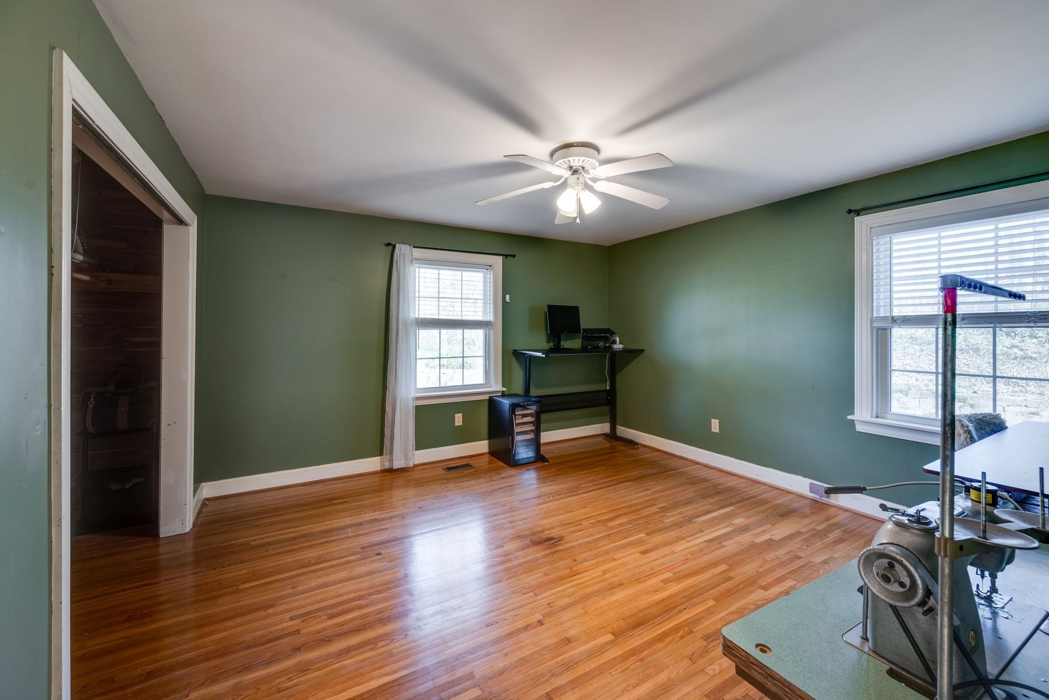 2816 Gray Circle