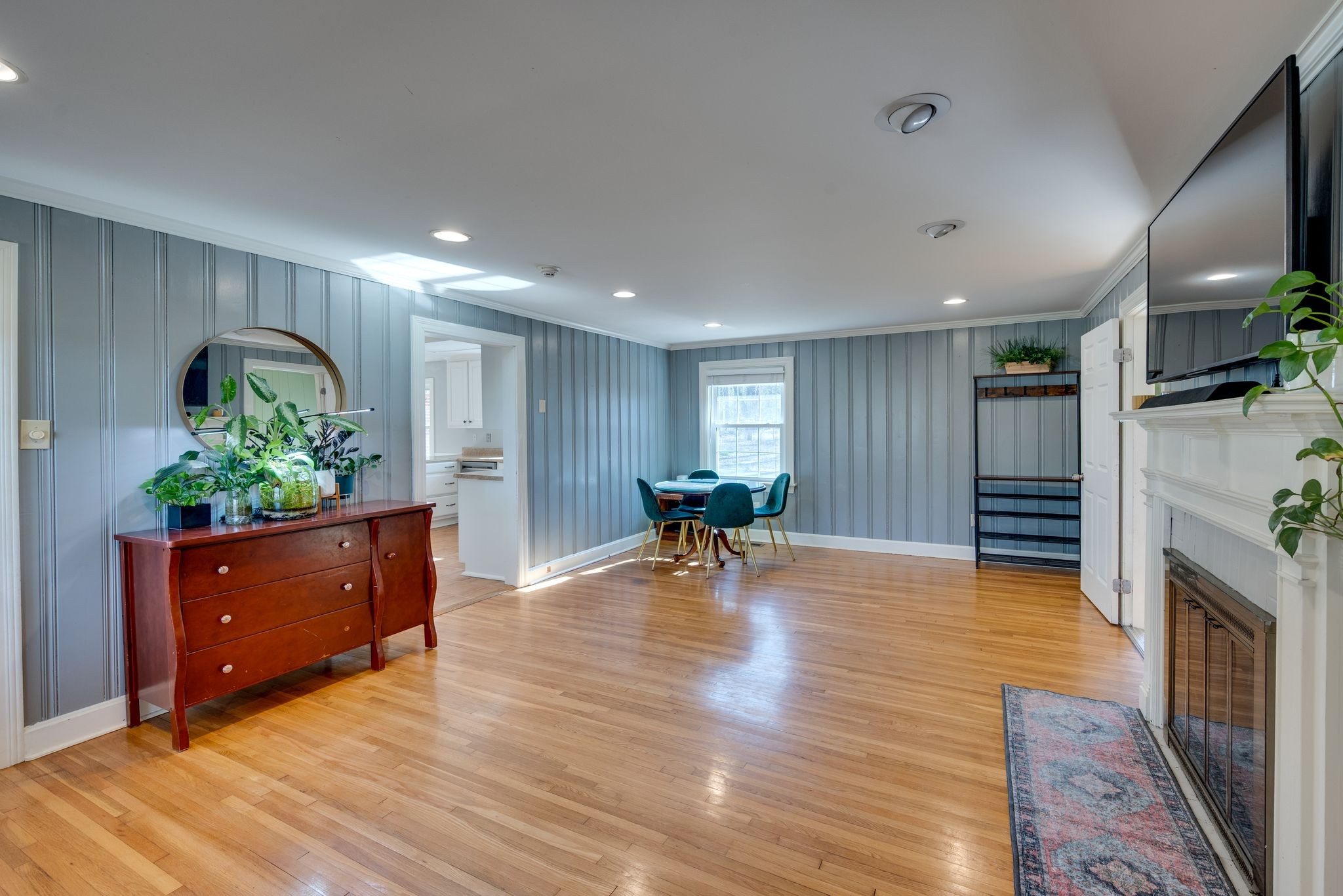 2816 Gray Circle