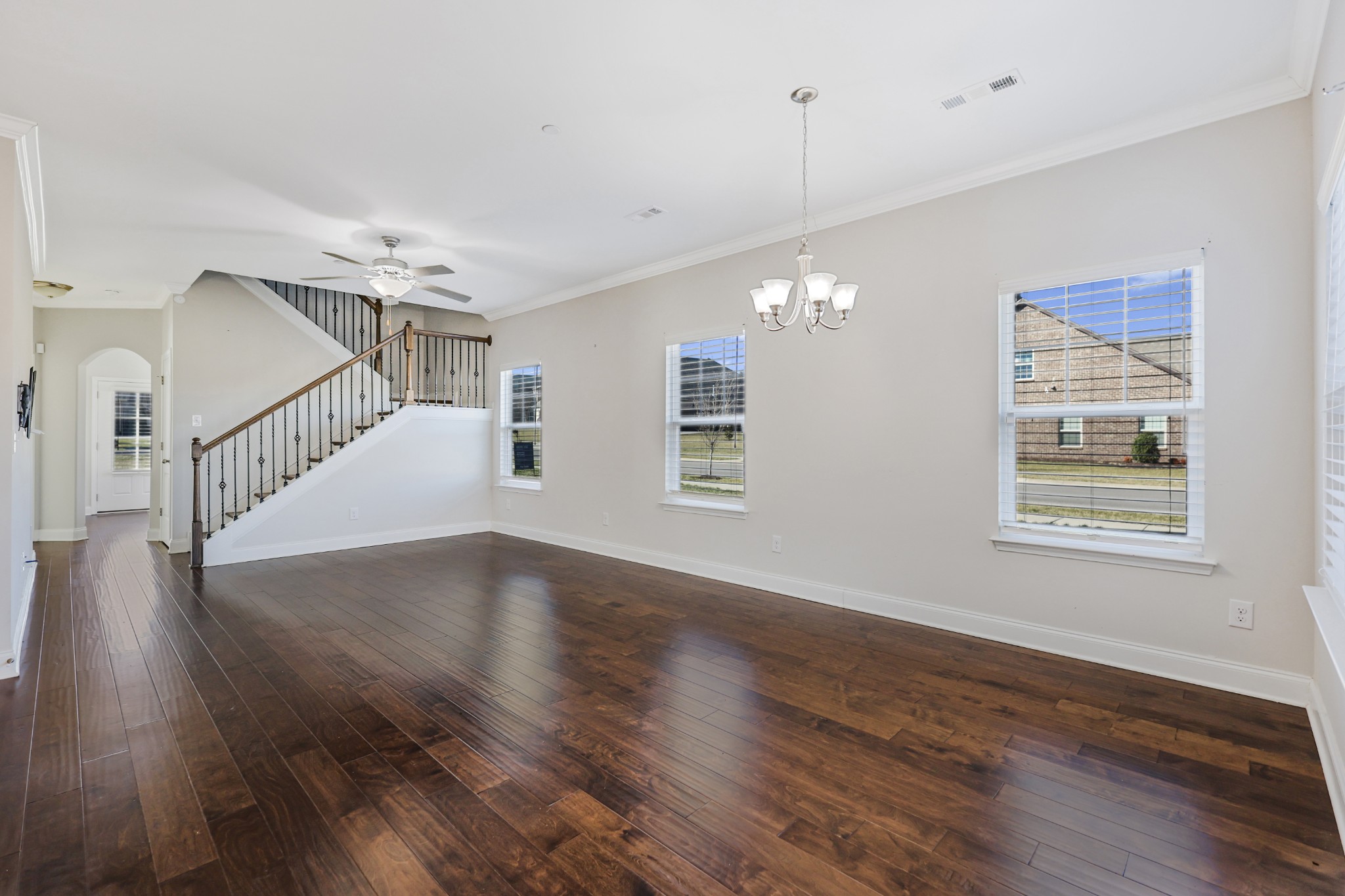 832 Cottage House Ln