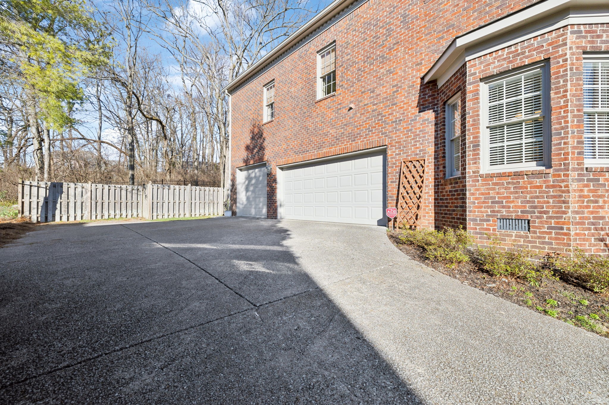 9436 Norwood Dr