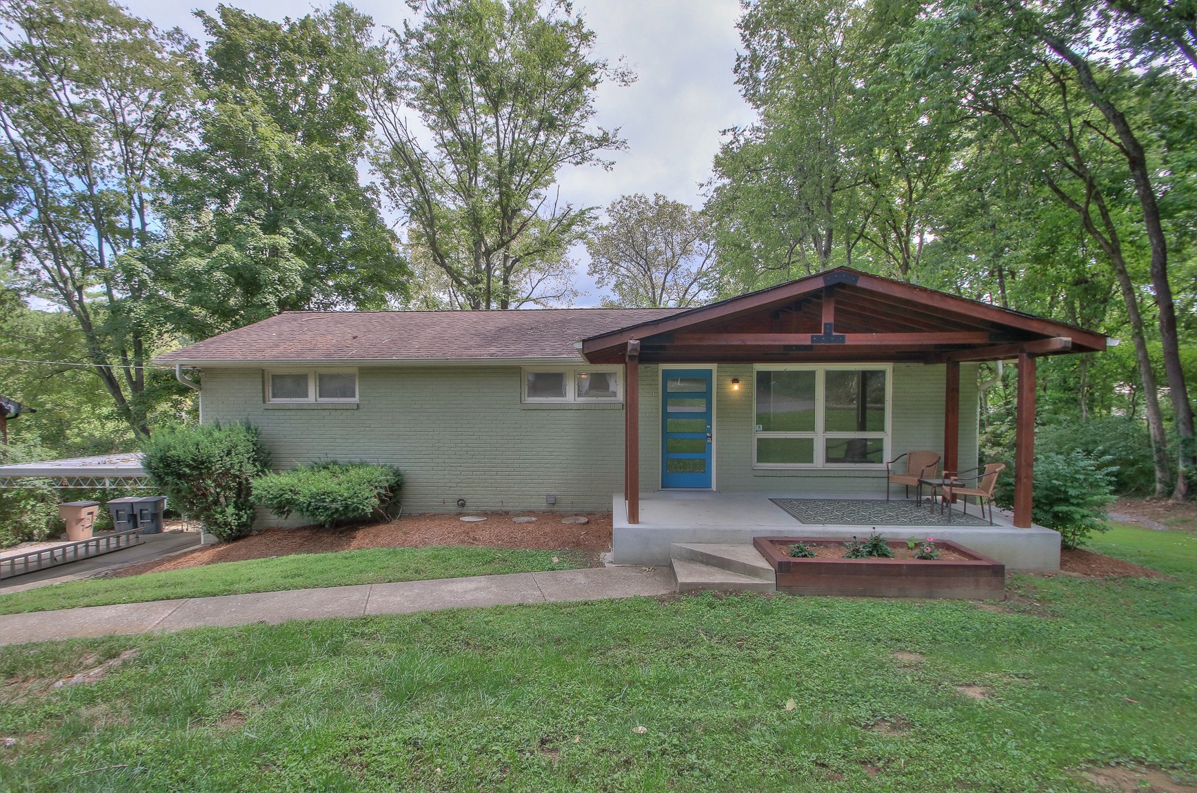 584 Hill Creek Dr