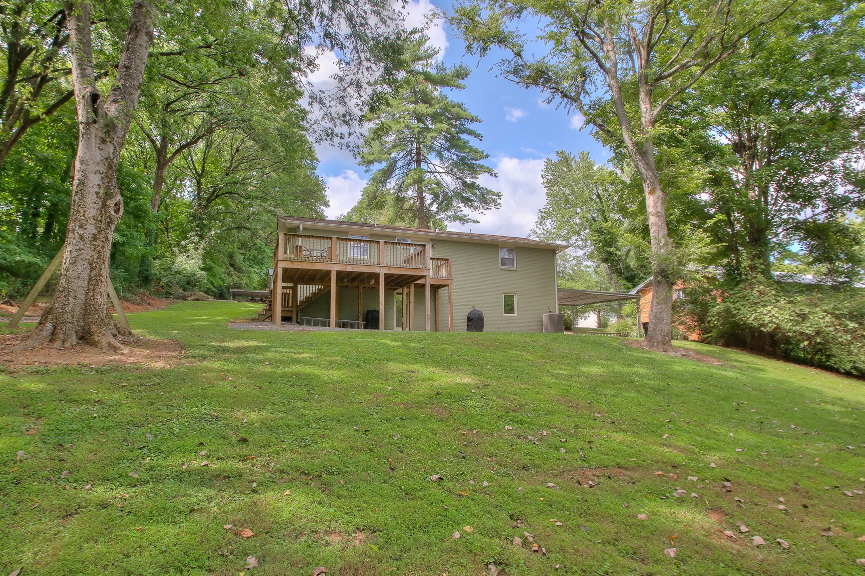 584 Hill Creek Dr