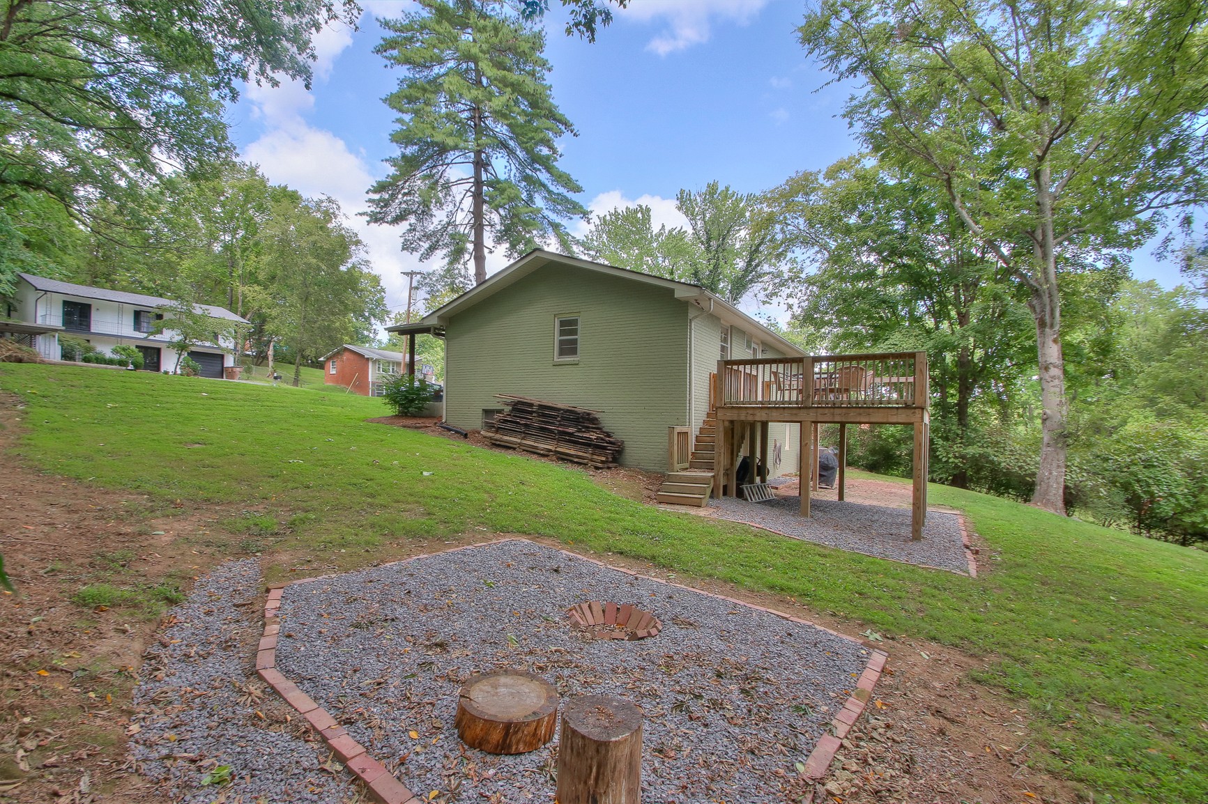 584 Hill Creek Dr