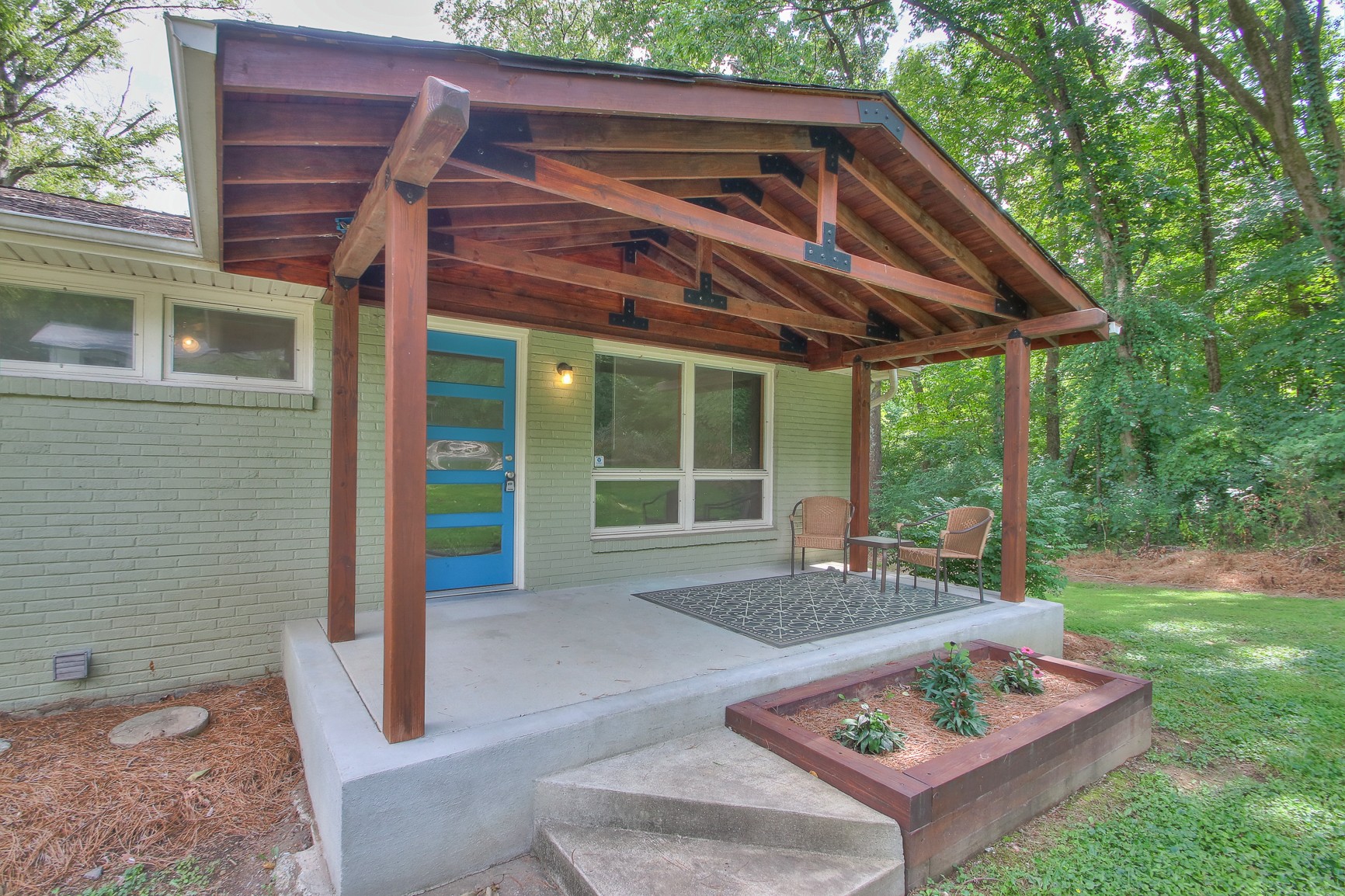 584 Hill Creek Dr