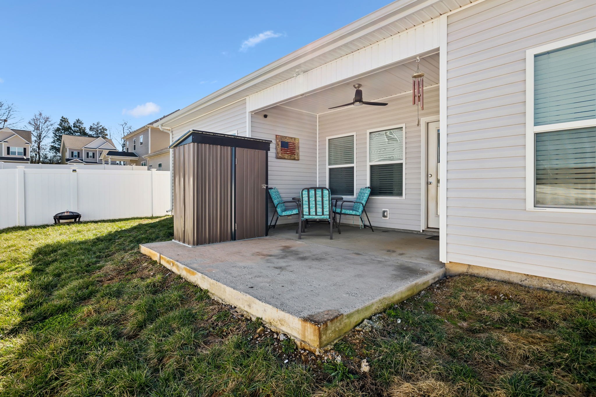 303 St Charles Pl