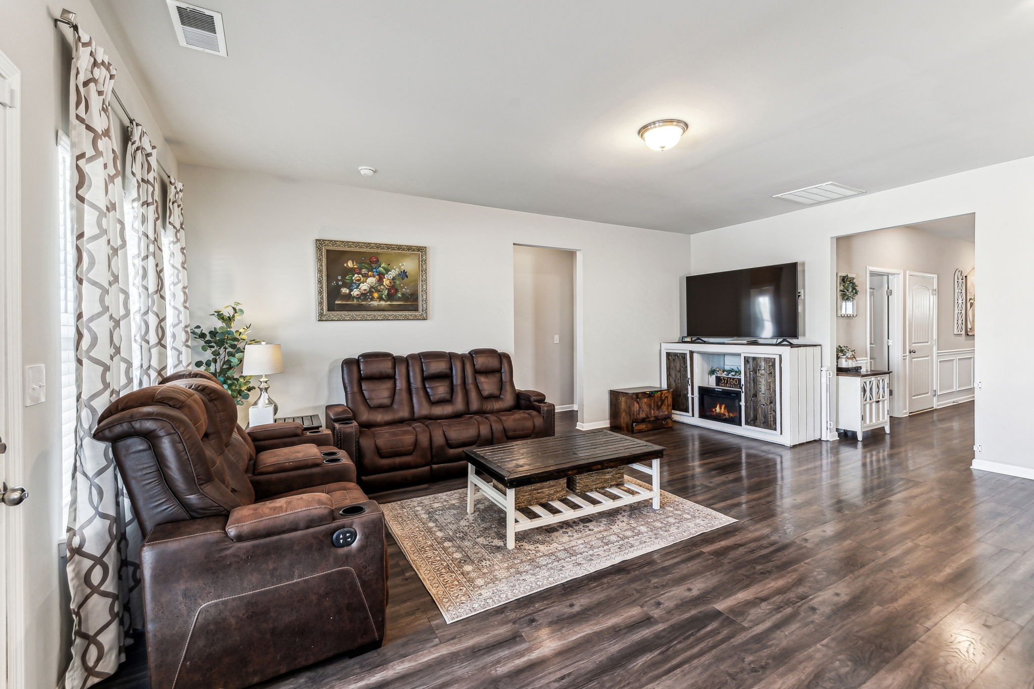 303 St Charles Pl