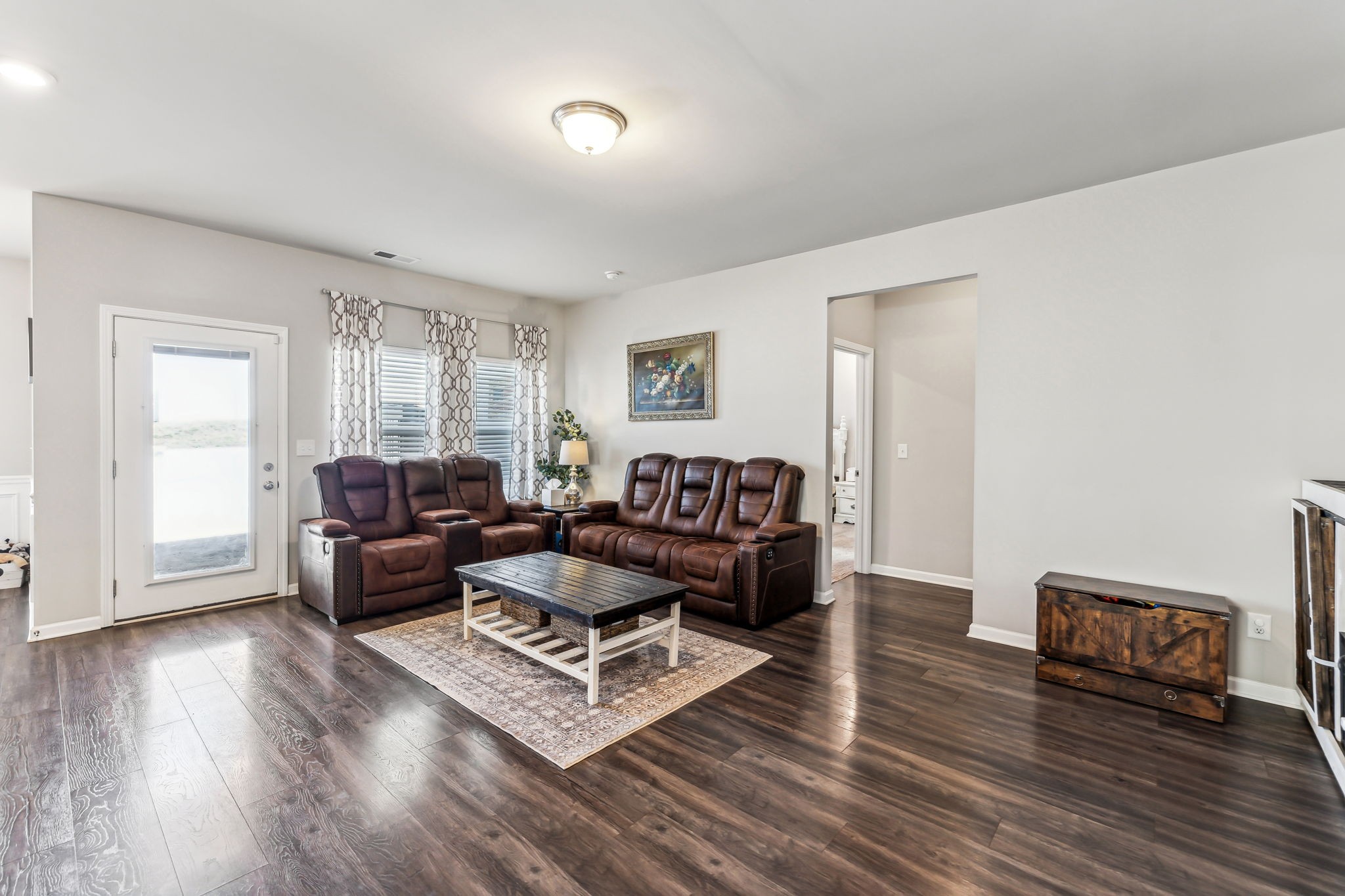 303 St Charles Pl