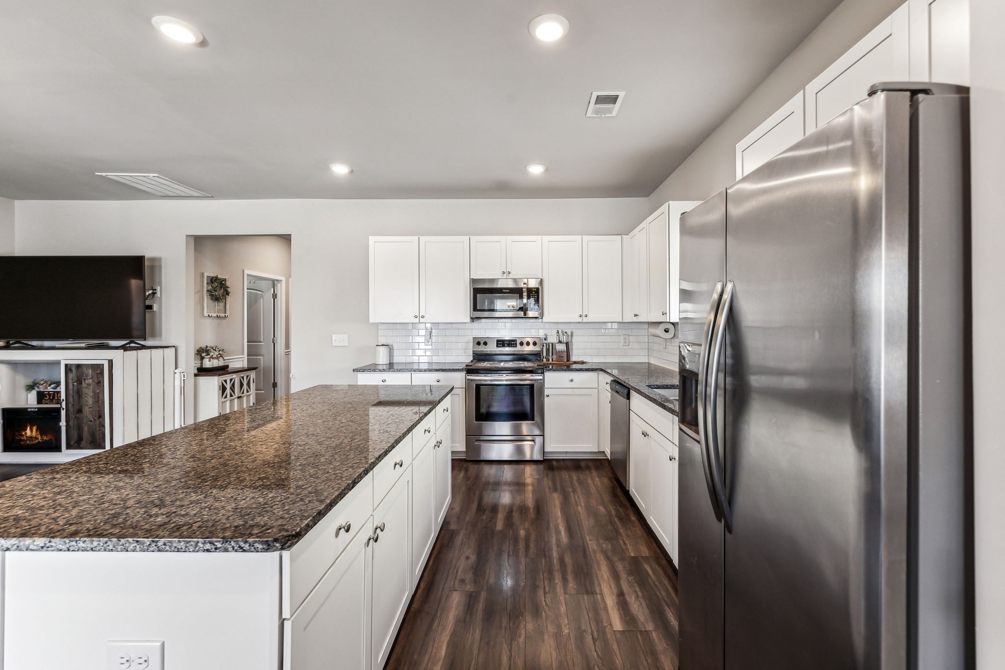 303 St Charles Pl