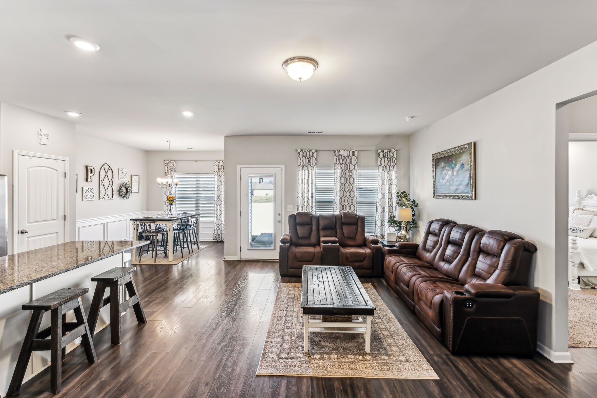 303 St Charles Pl