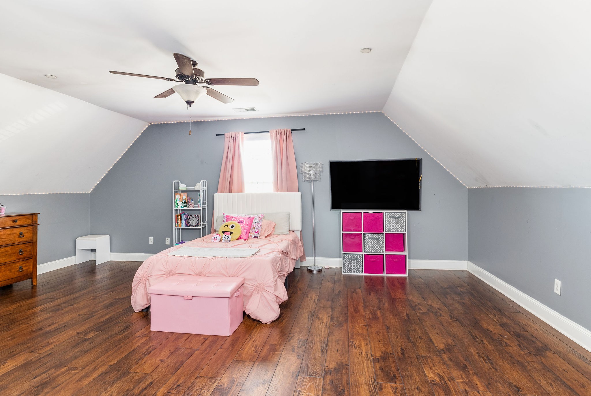 1051 Grace Meade