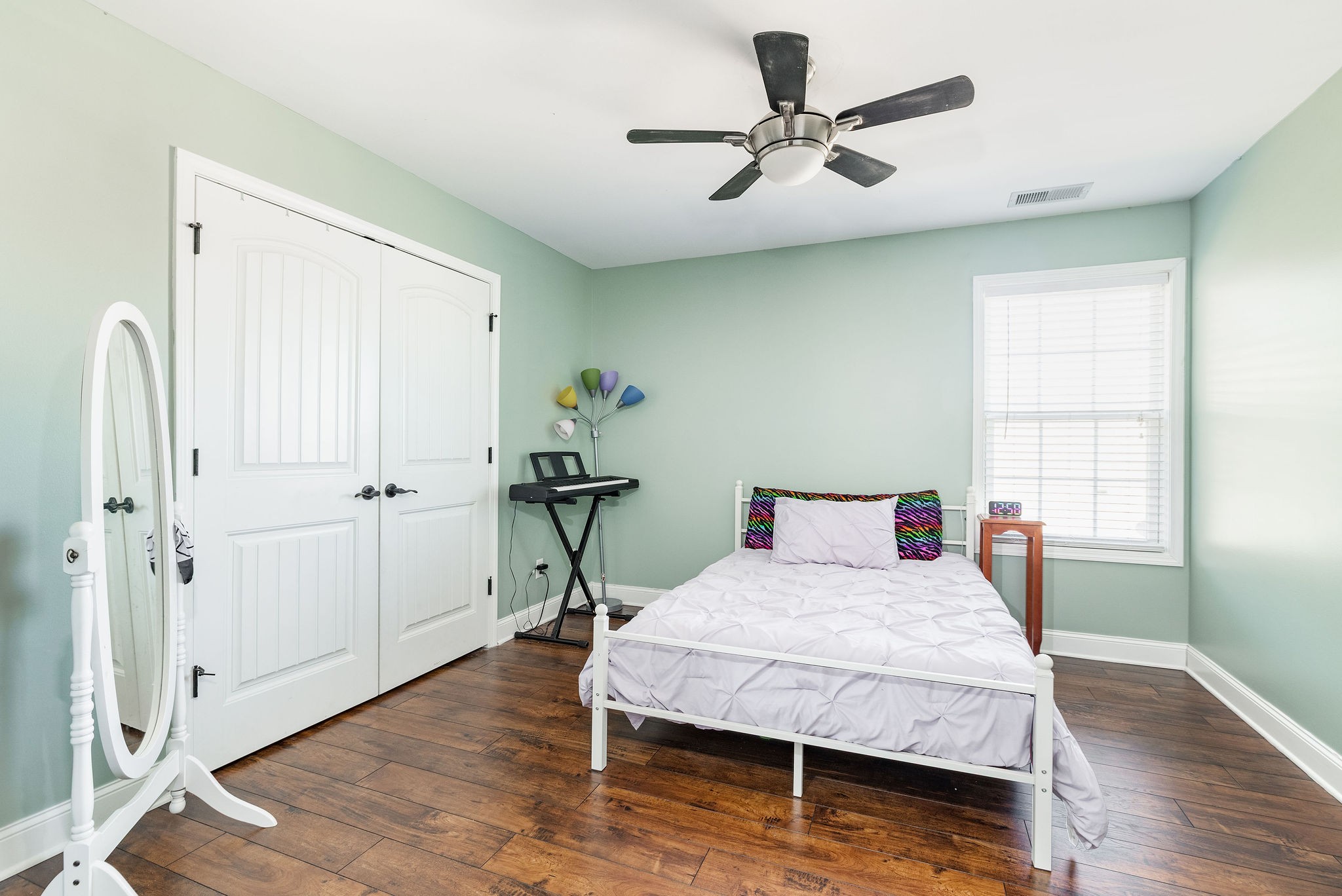 1051 Grace Meade