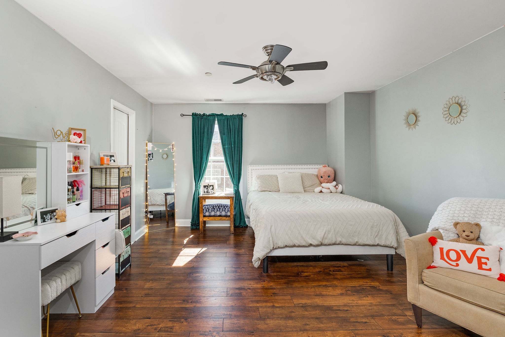 1051 Grace Meade