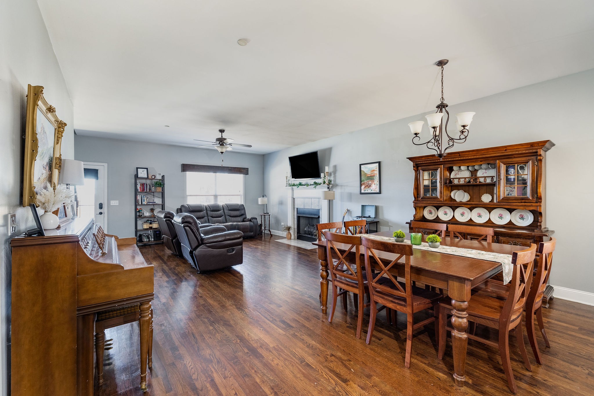1051 Grace Meade