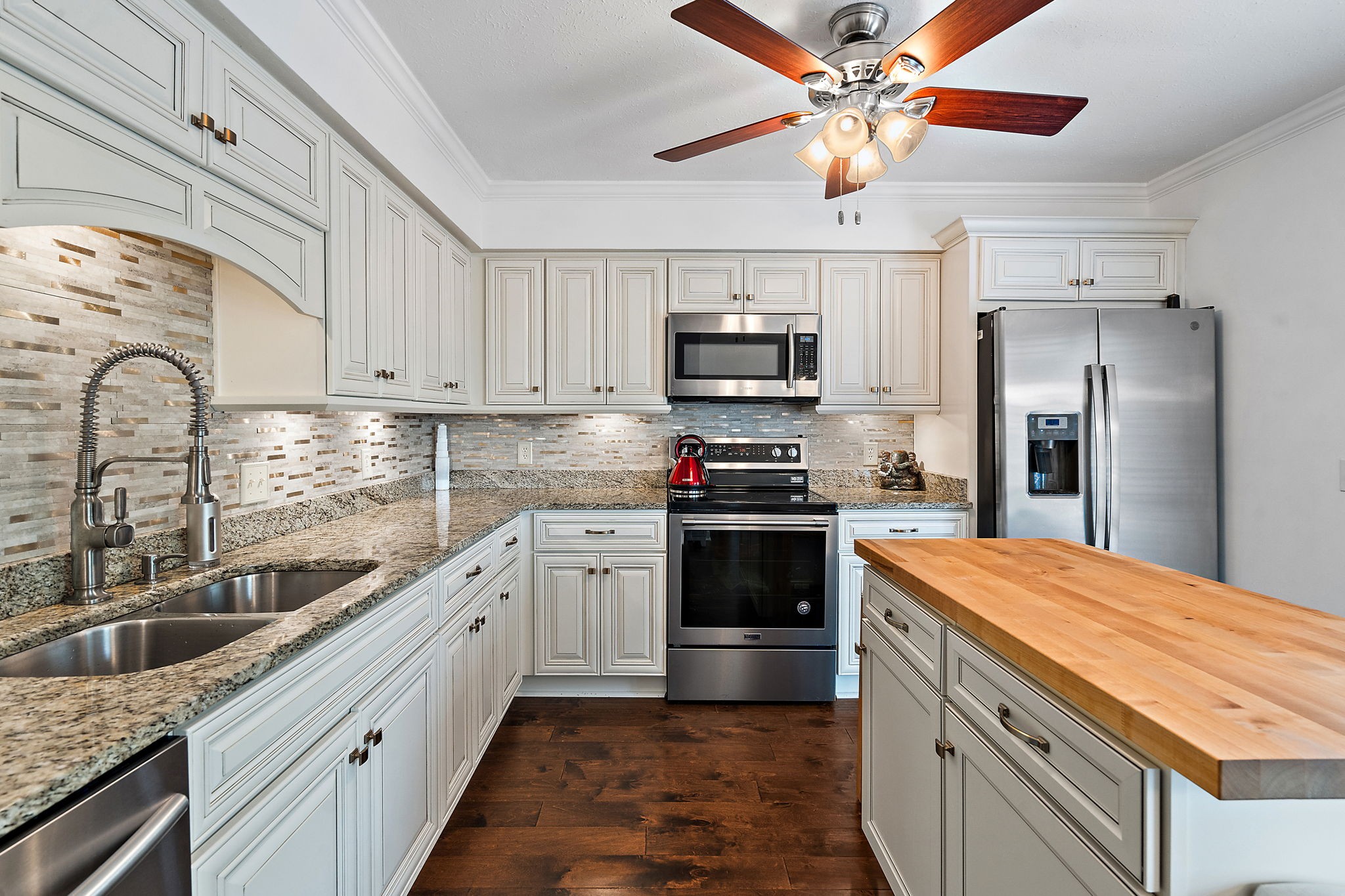 121 Highland Villa Dr
