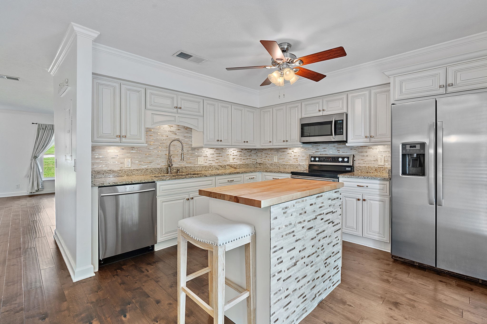 121 Highland Villa Dr