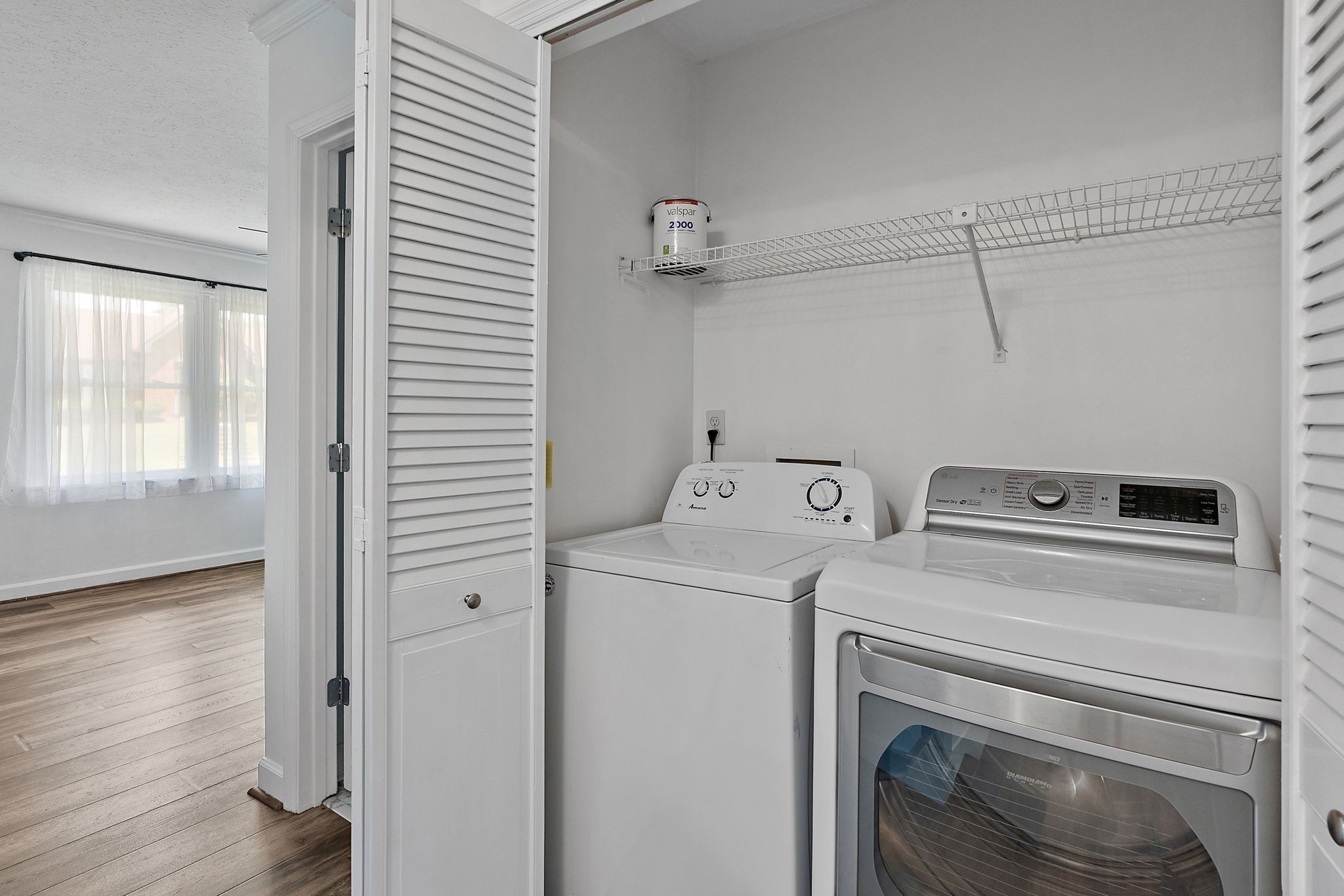 121 Highland Villa Dr