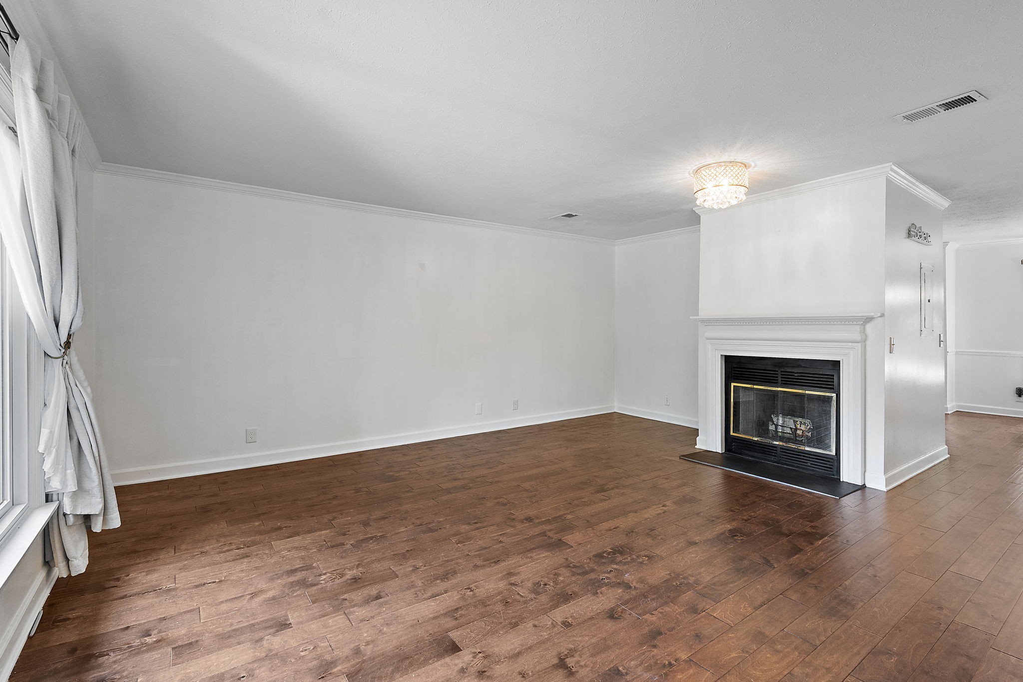 121 Highland Villa Dr