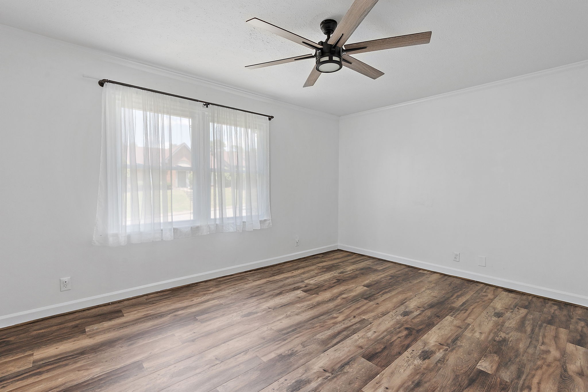 121 Highland Villa Dr